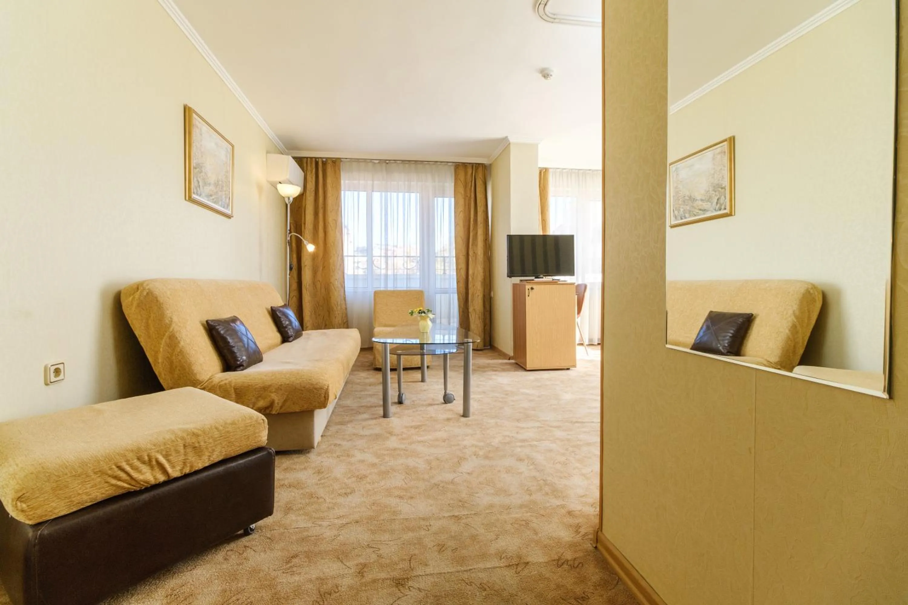 TV and multimedia in Noviz Hotel