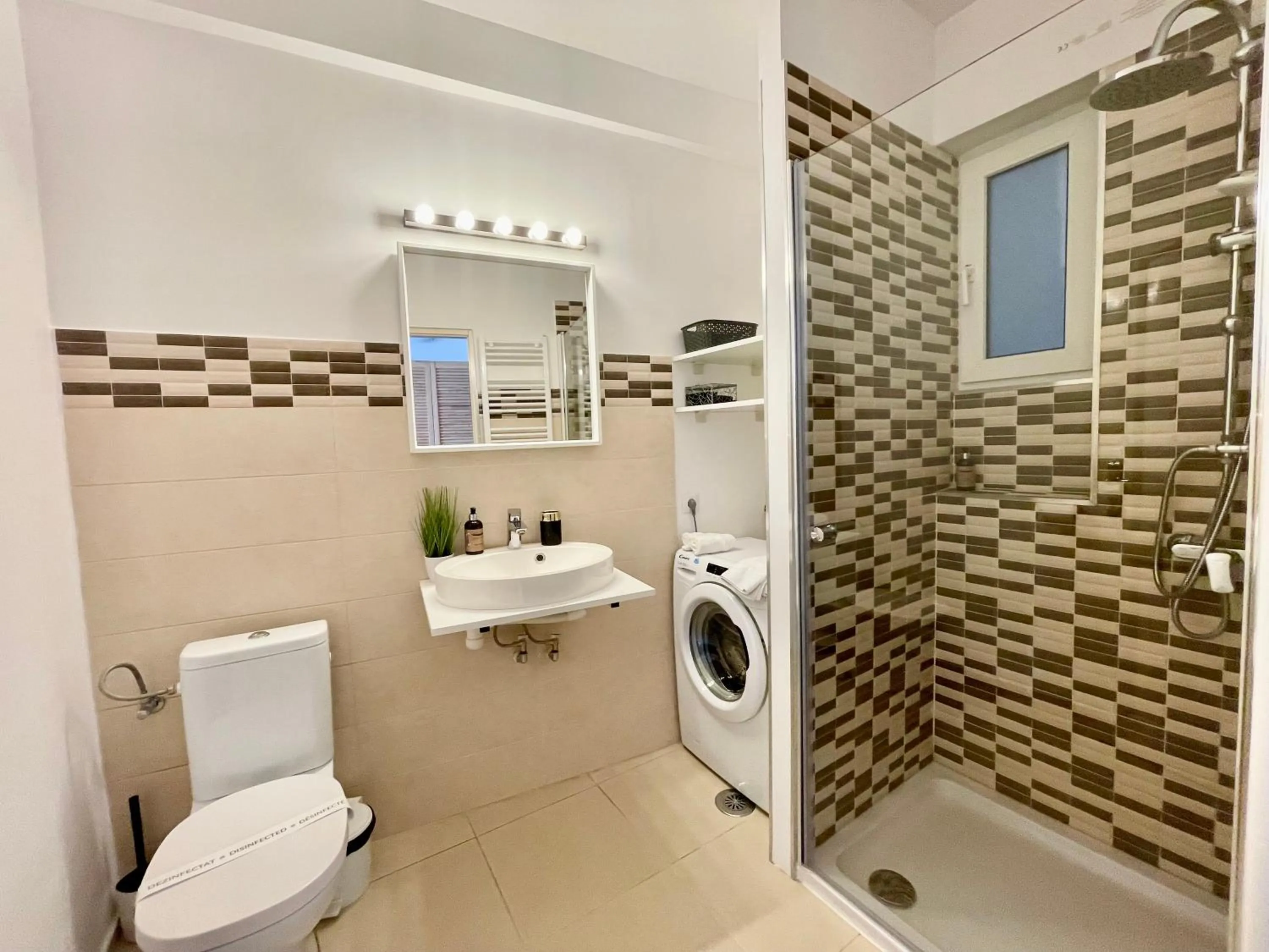 Bathroom in Metropole Apartments - Old City