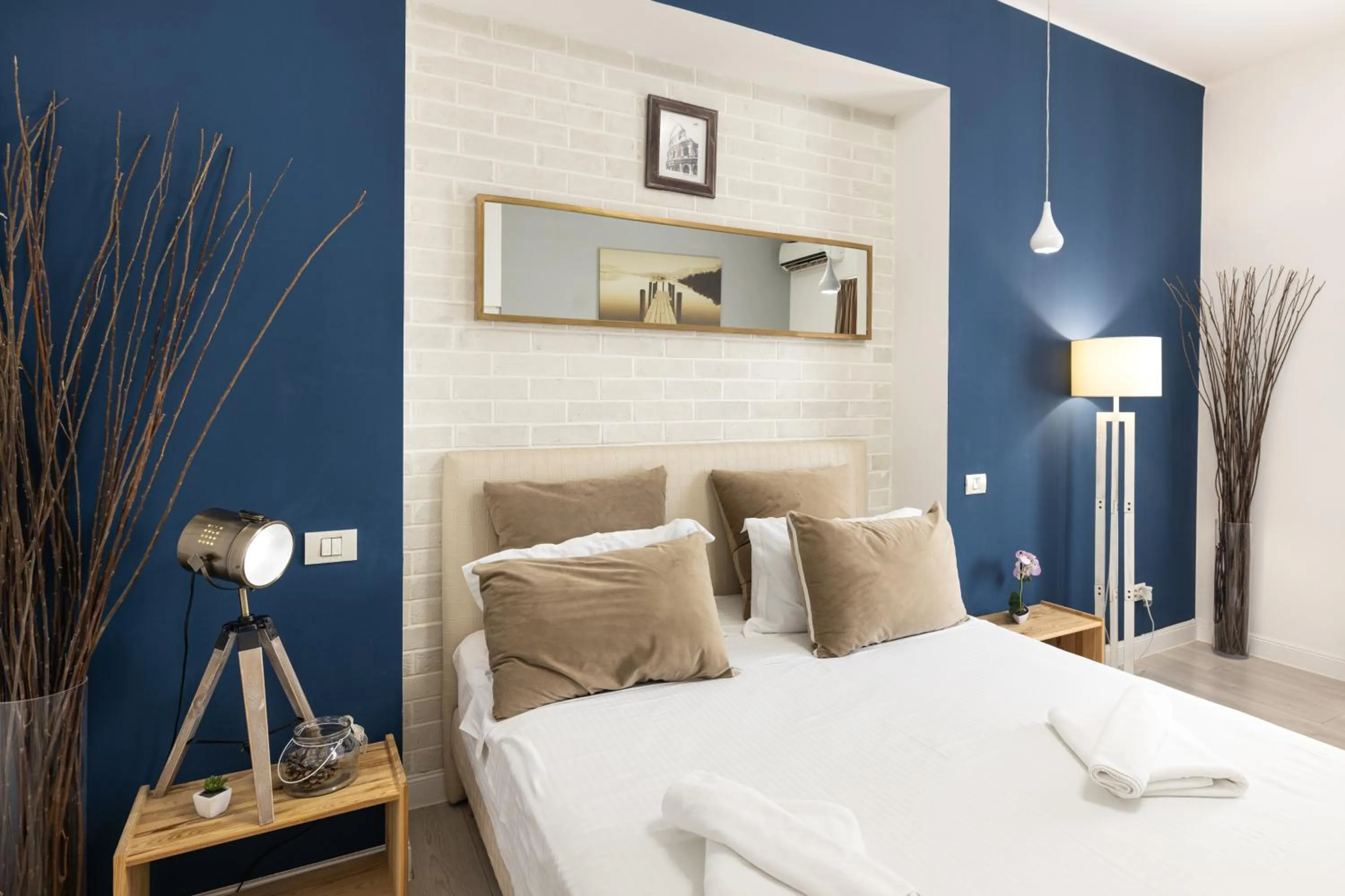 Bed in Metropole Apartments - Old City