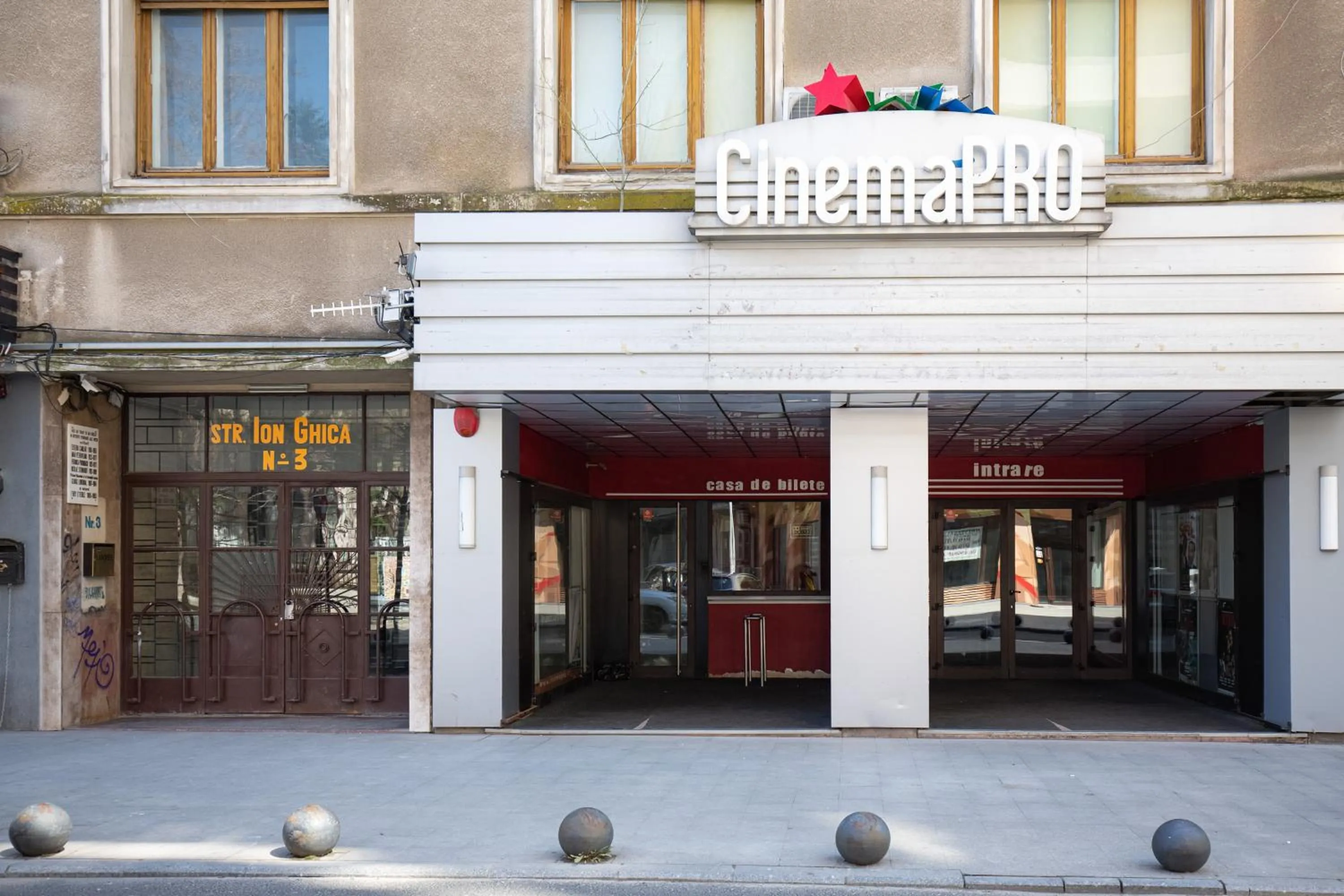 Property building in Metropole Apartments - Old City