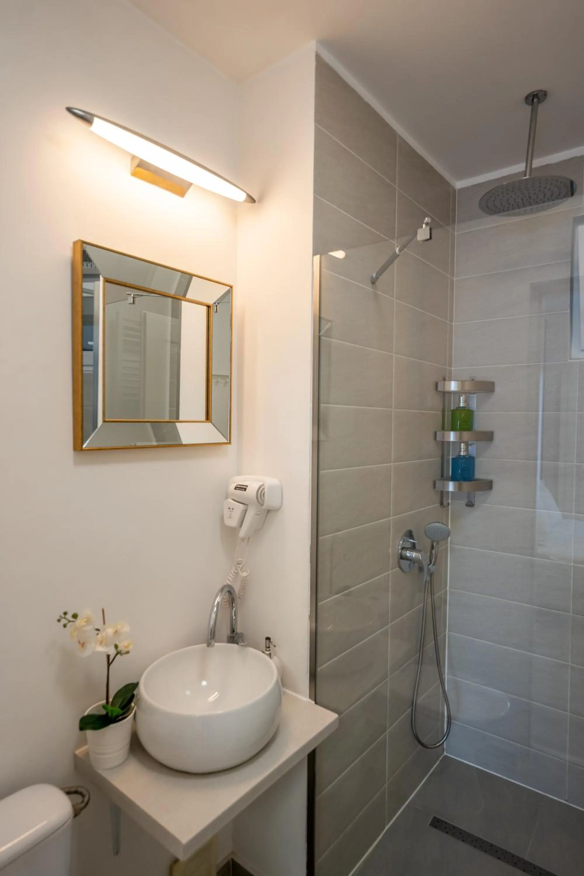 Bathroom in Metropole Apartments - Old City