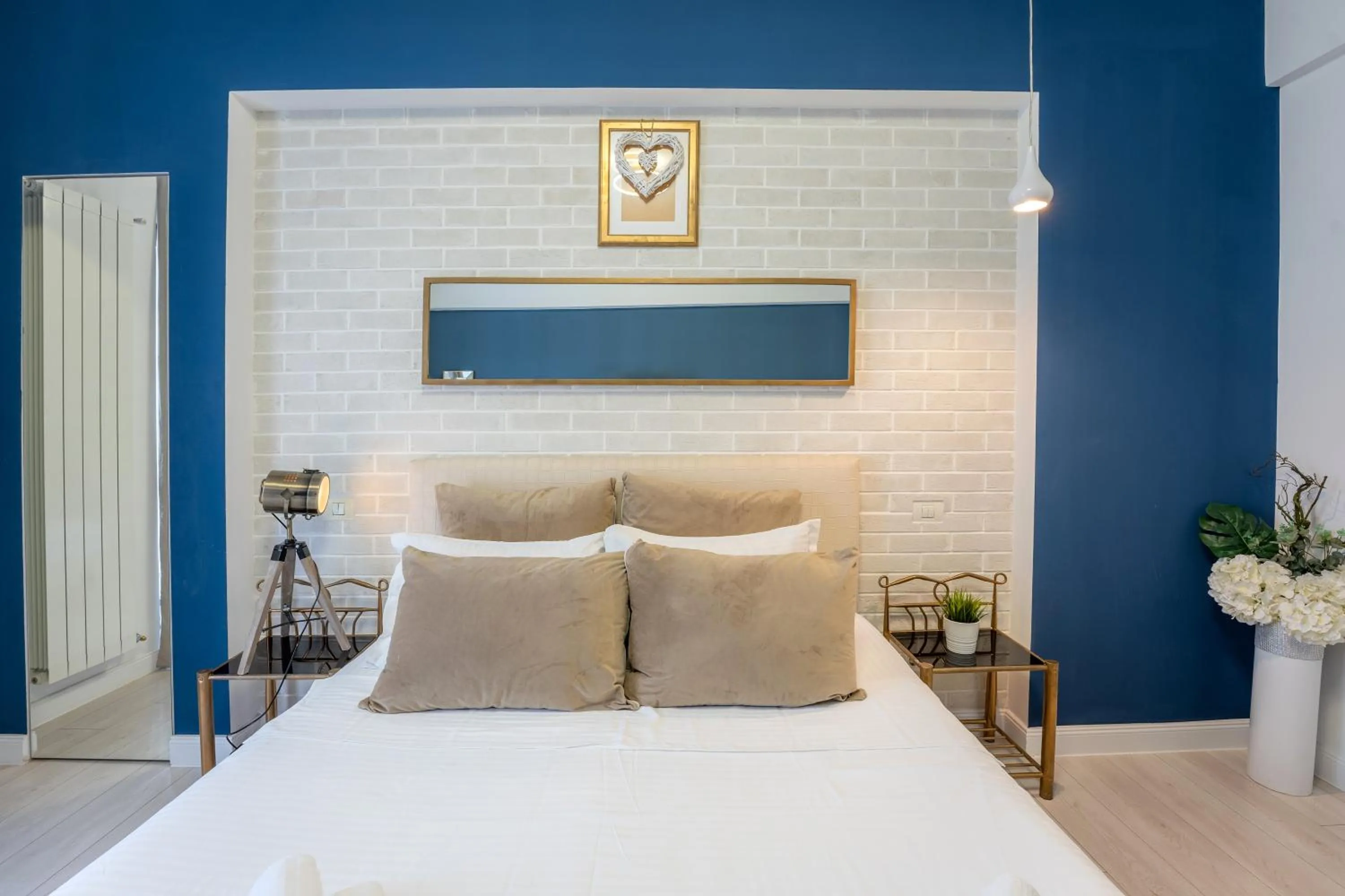 Bed in Metropole Apartments - Old City