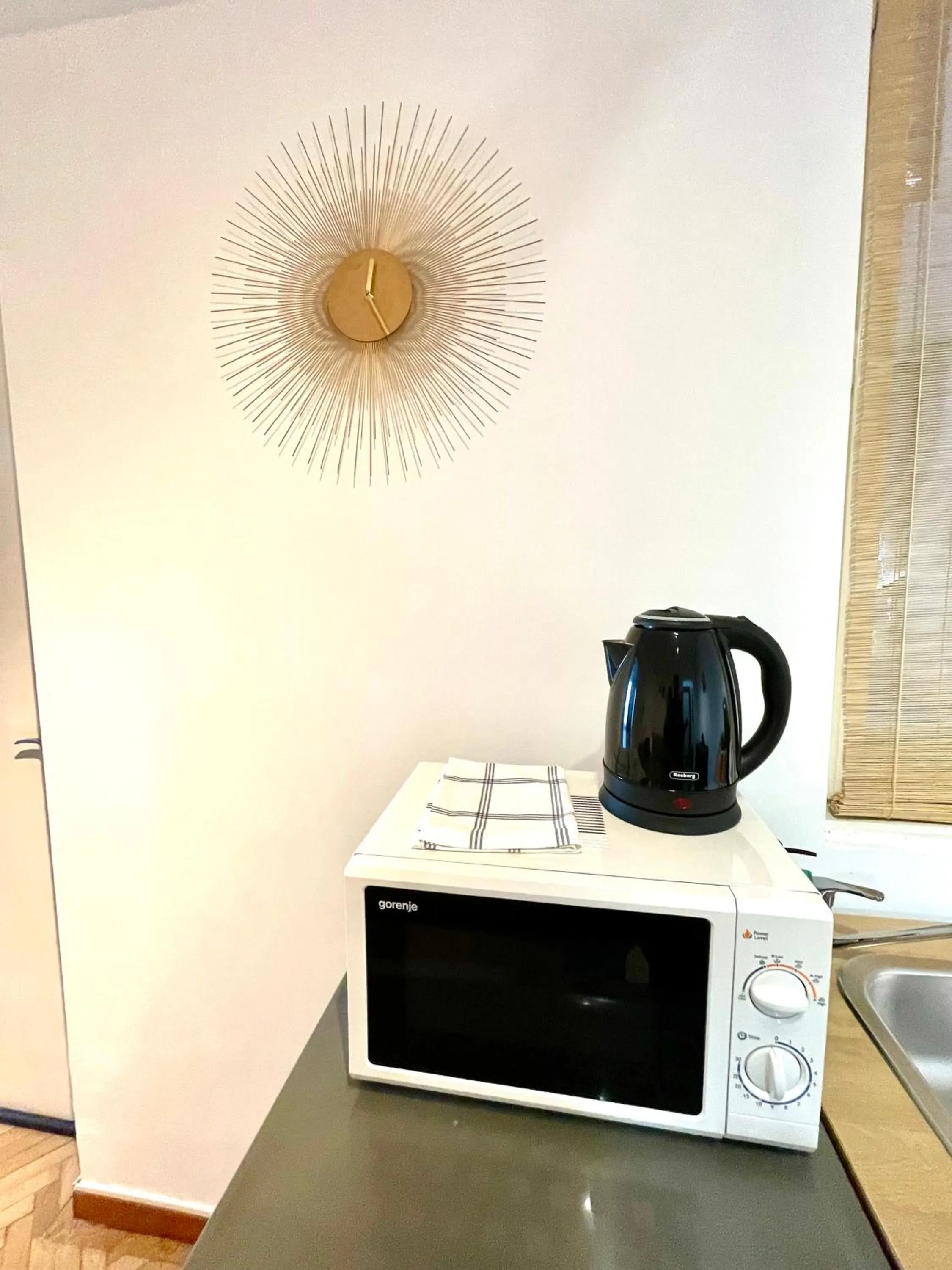 Coffee/tea facilities in Metropole Apartments - Old City