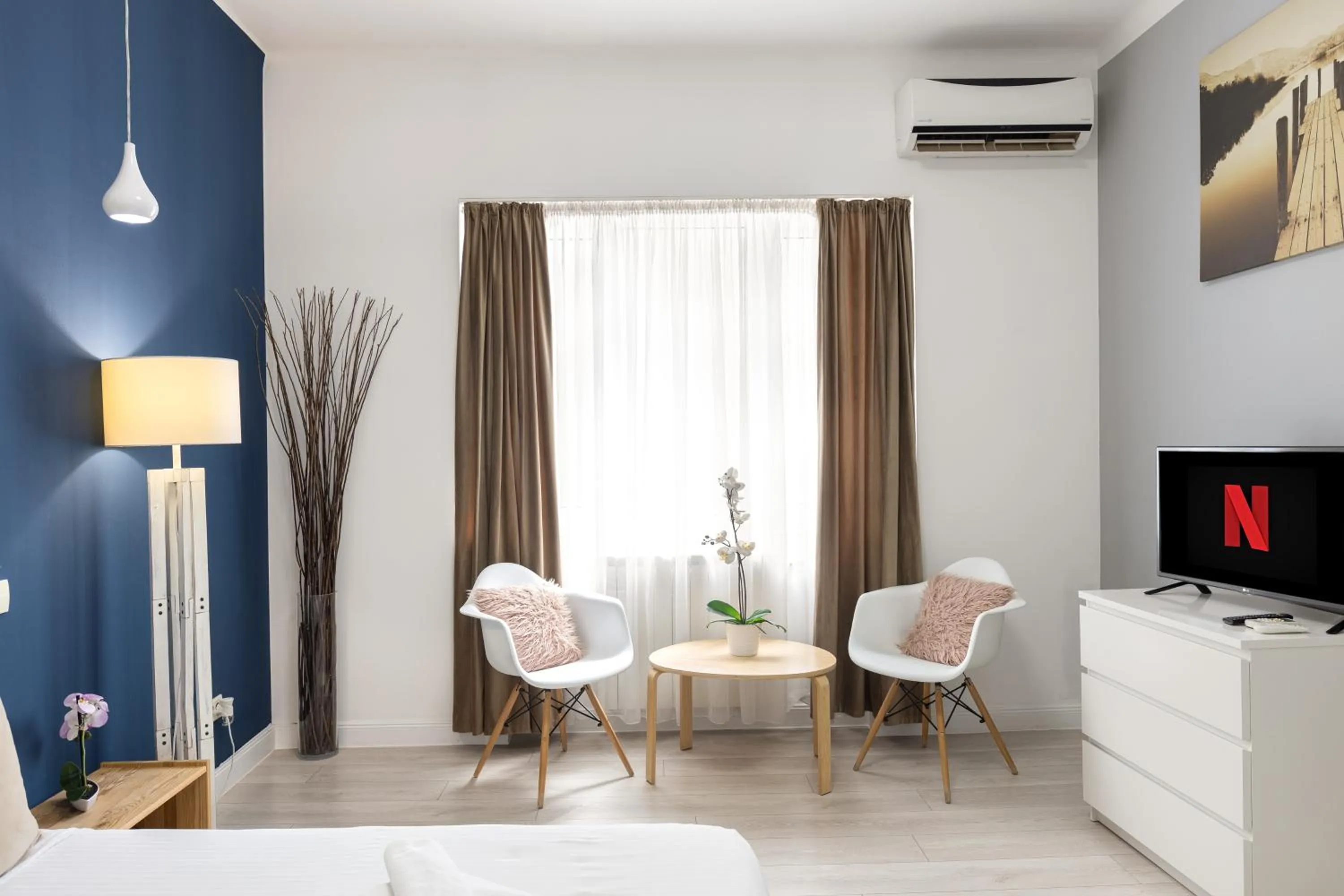 Decorative detail in Metropole Apartments - Old City