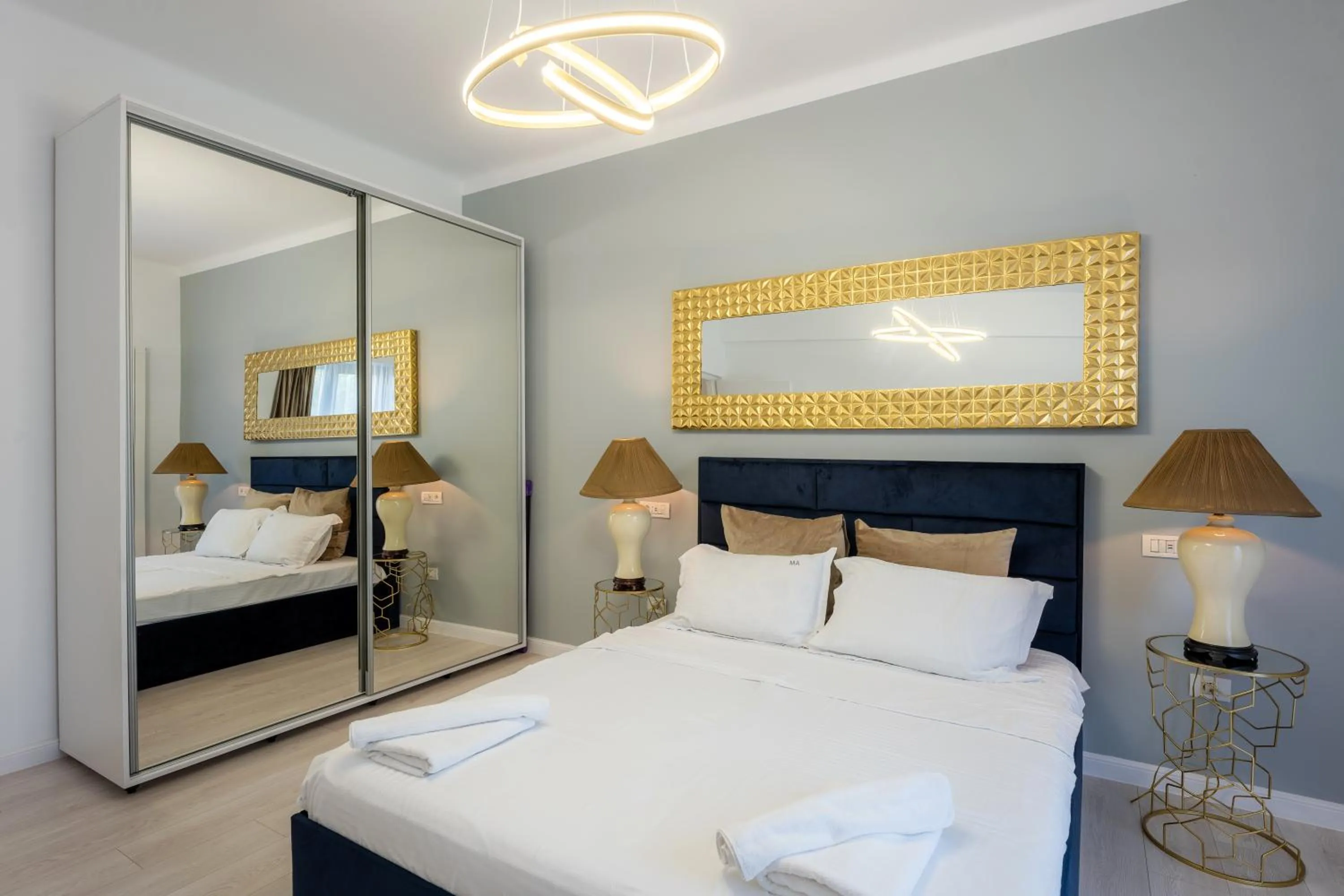 Bed in Metropole Apartments - Old City