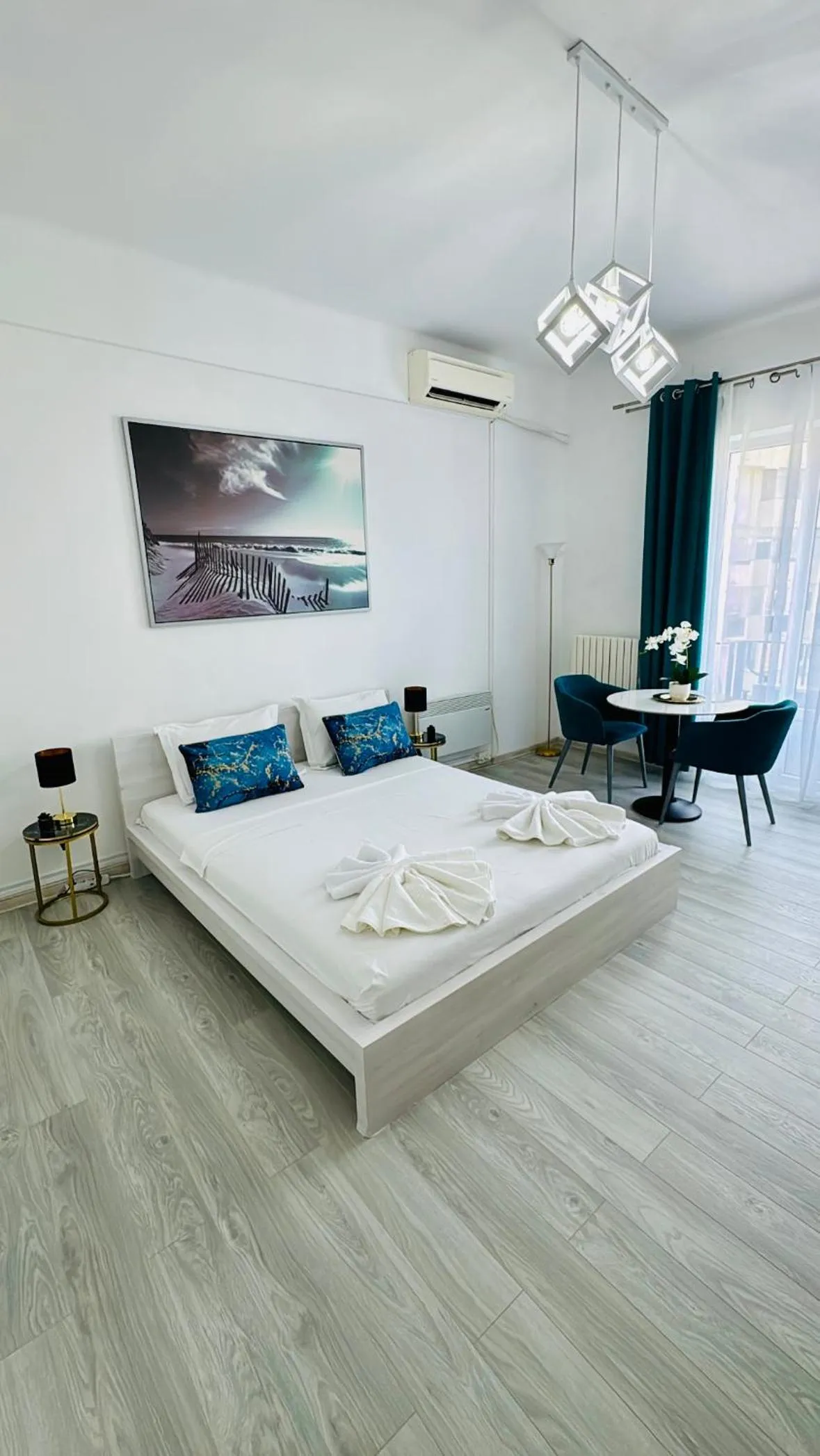 Bed in Metropole Apartments - Old City
