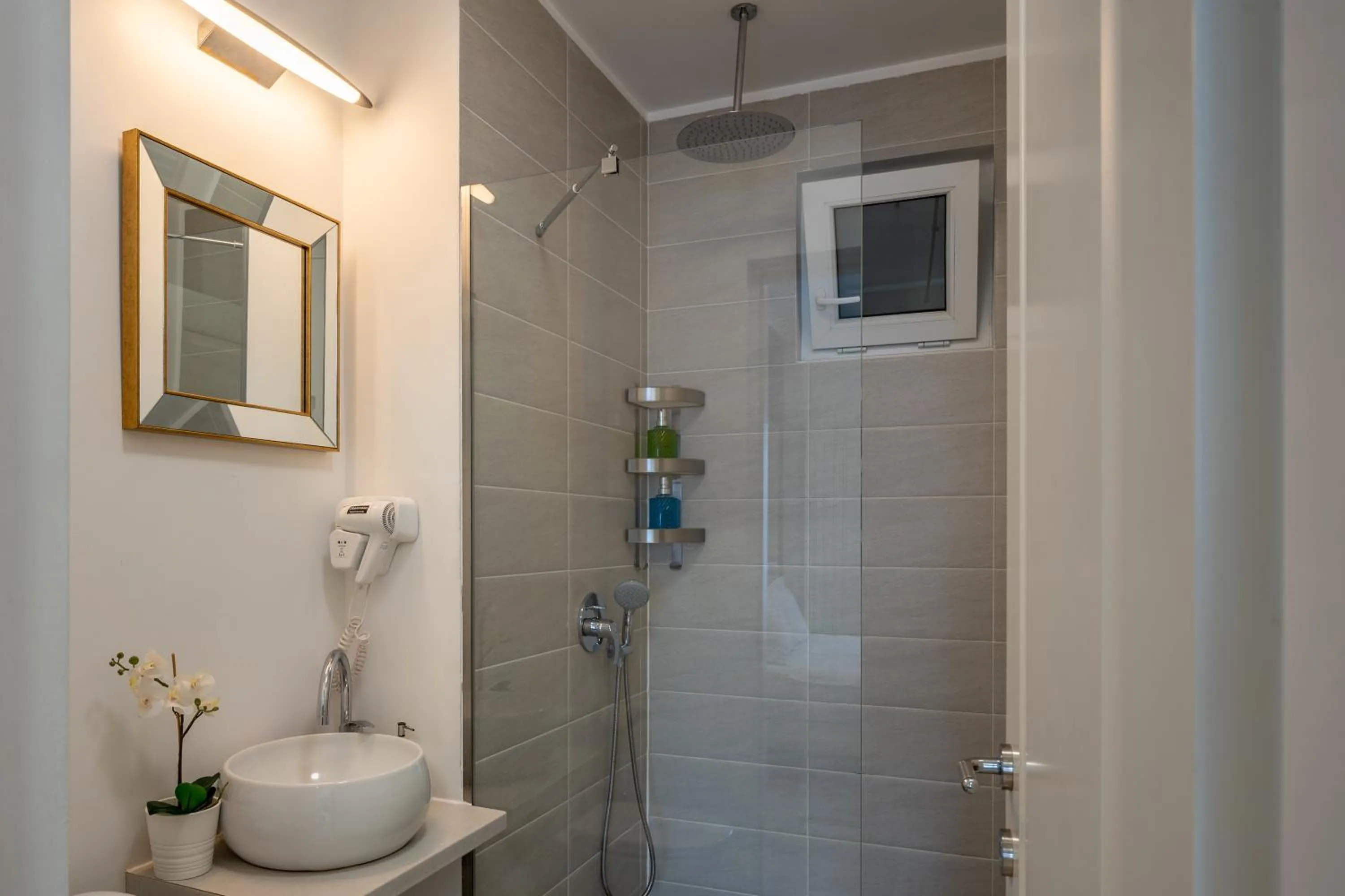 Bathroom in Metropole Apartments - Old City