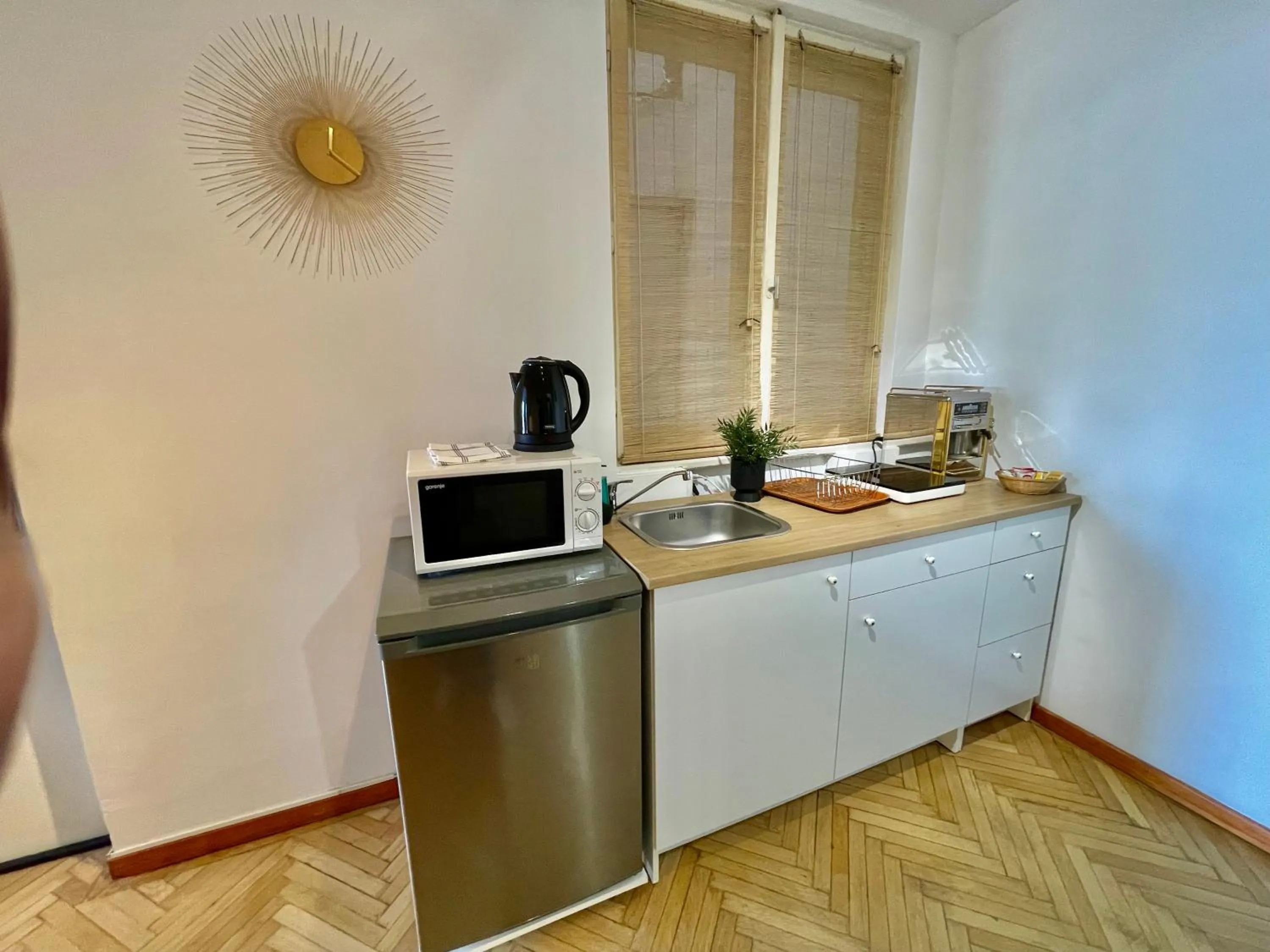 Coffee/tea facilities in Metropole Apartments - Old City