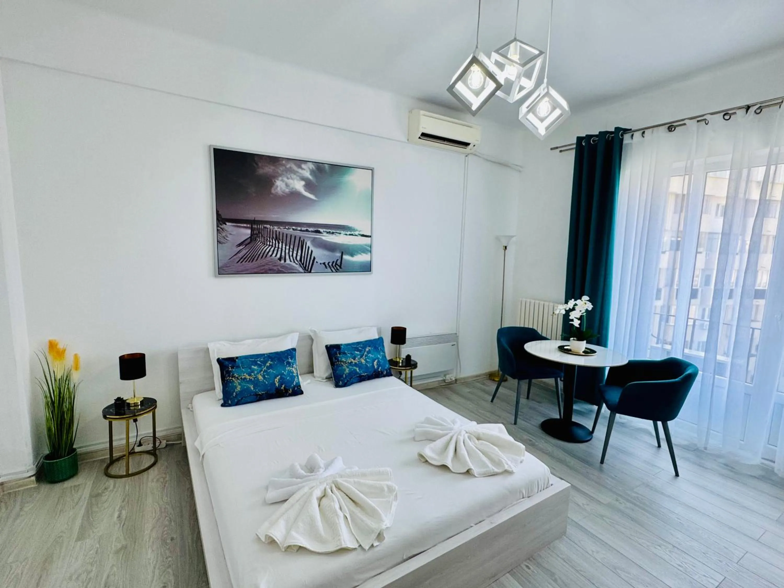 Photo of the whole room, Bed in Metropole Apartments - Old City