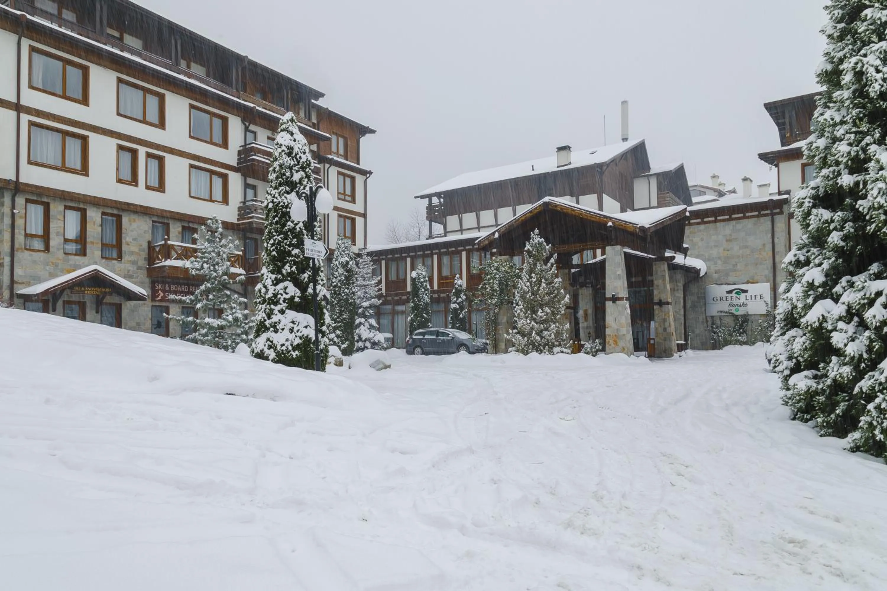 Property building in Green Life Bansko