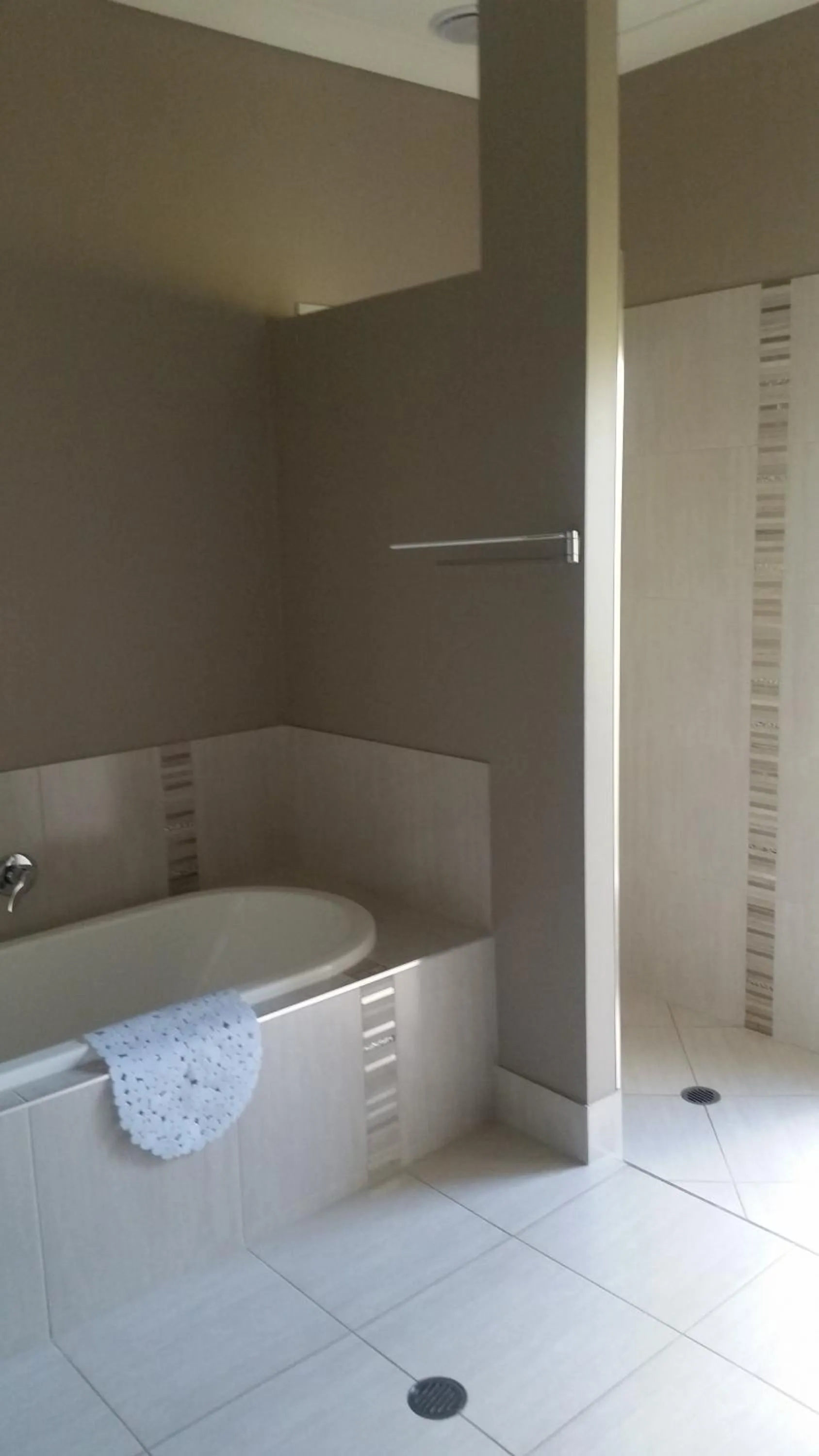 Bathroom in Barklysuites Apartments