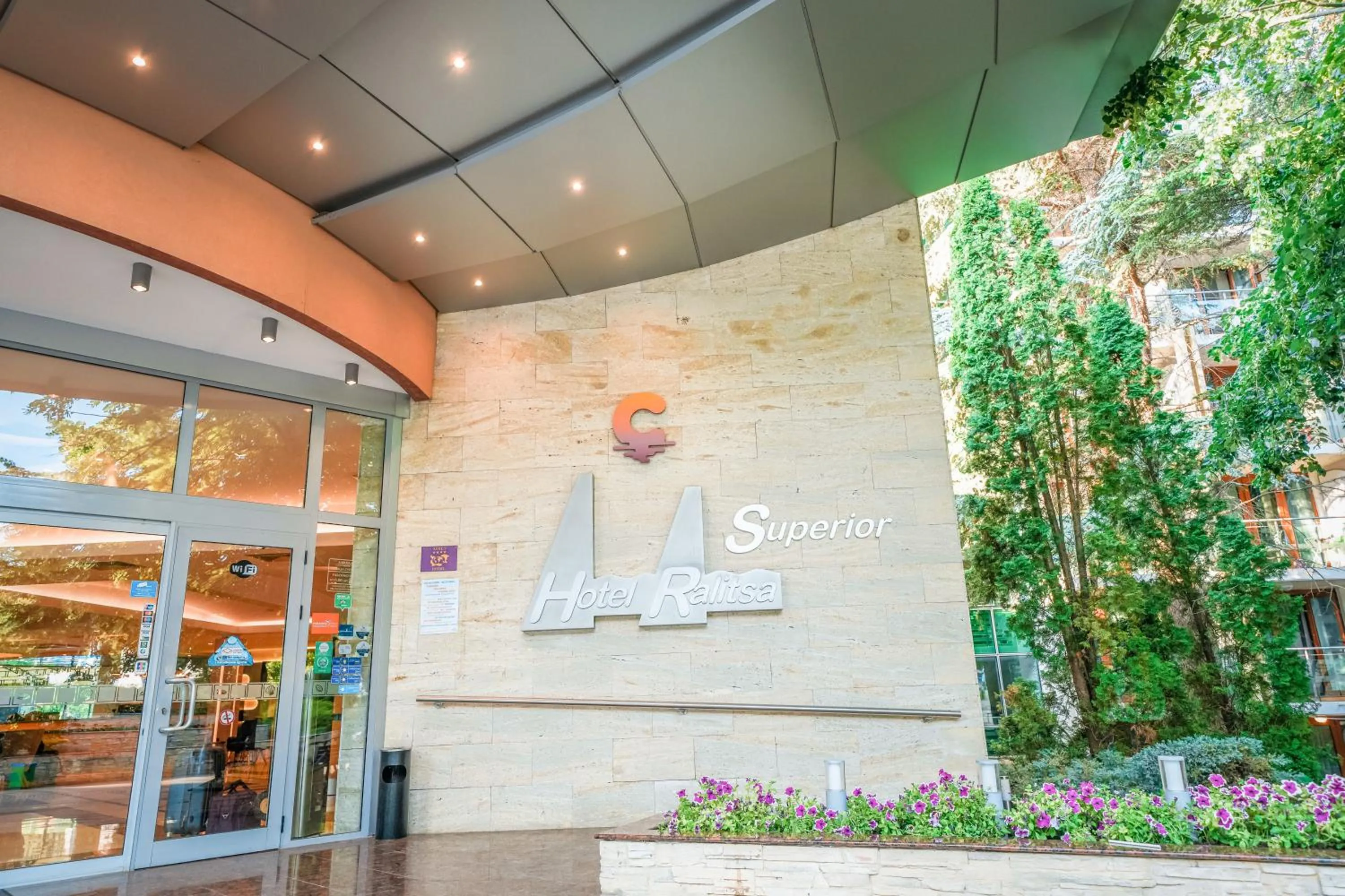 Facade/entrance in Calimera Ralitsa Superior Hotel - Ultra All Inclusive plus Aquapark