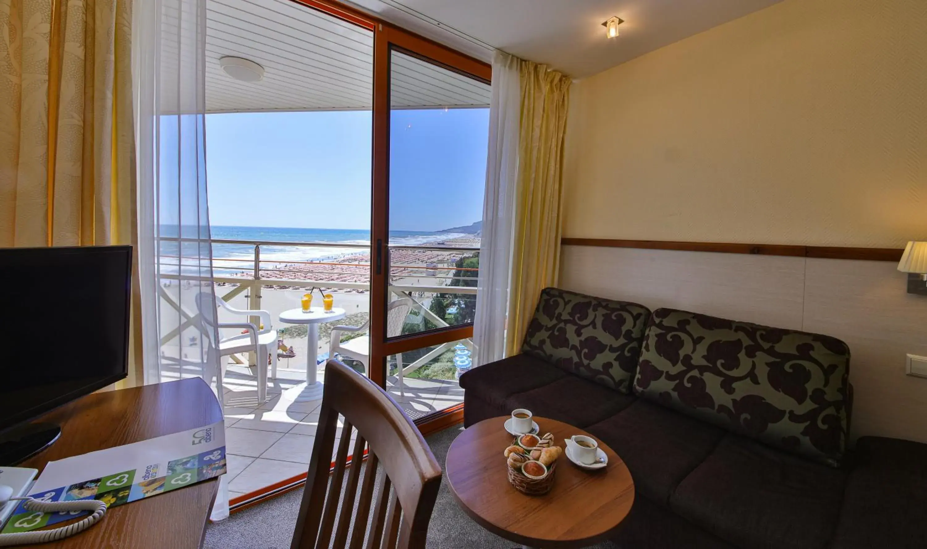 Double Room with Balcony in Kaliakra Beach Hotel - Ultra All Inclusive Double Room with Balcony in Kaliakra Beach Hotel - Ultra All Inclusive