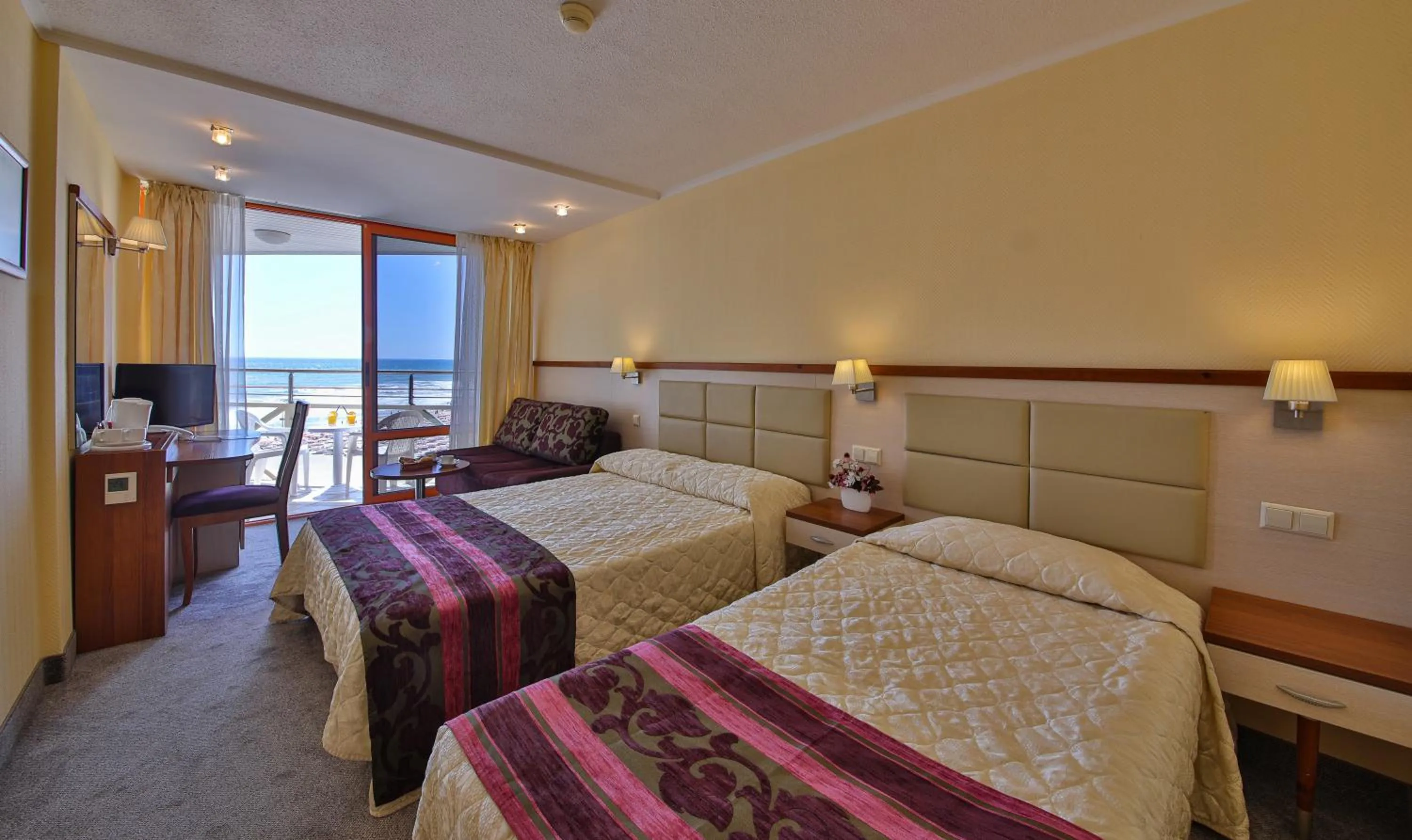 Bedroom, Bed in Kaliakra Beach Hotel - Ultra All Inclusive