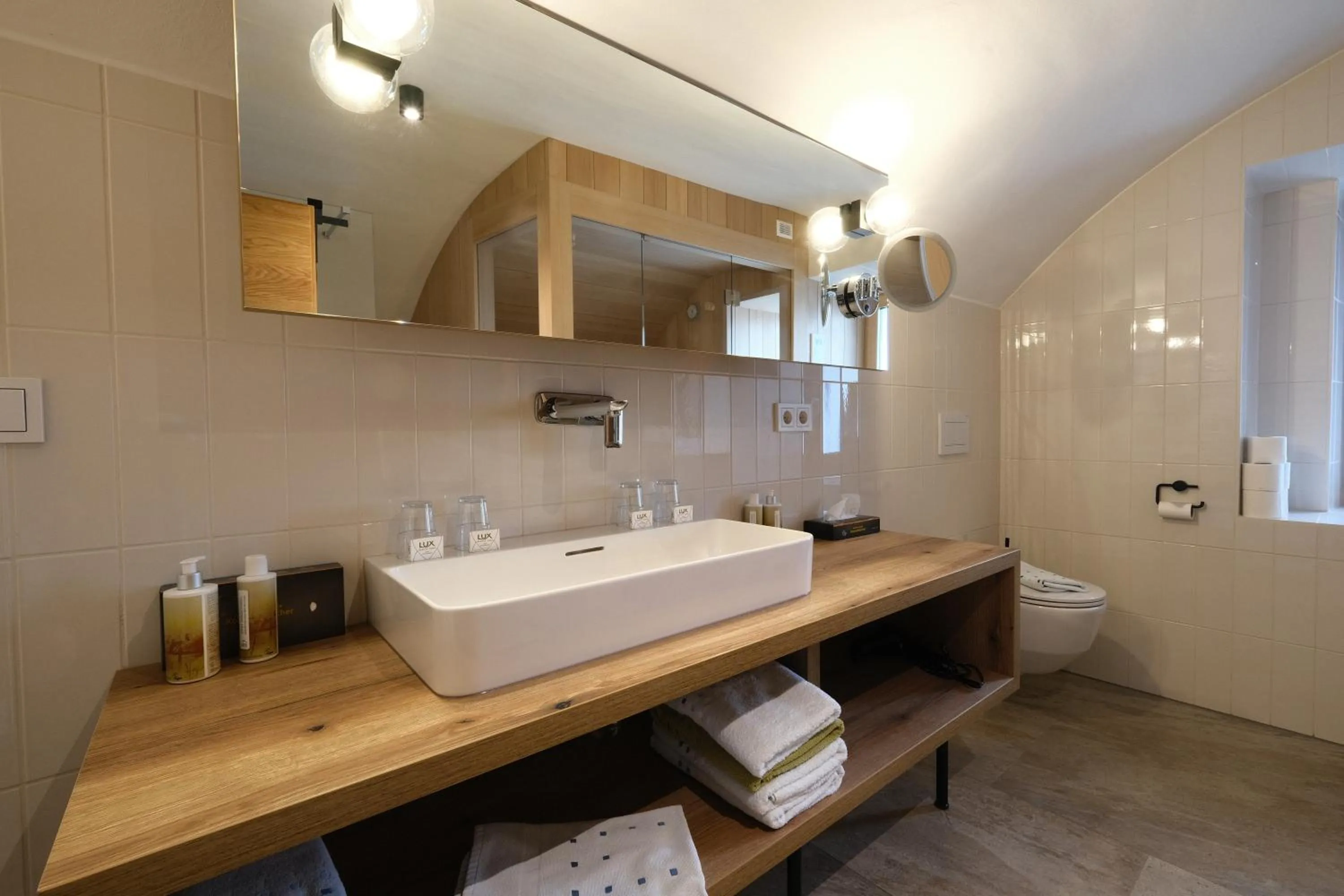 Bathroom in SeeHotel & SeeApartments Kärntnerhof- direkt am See!