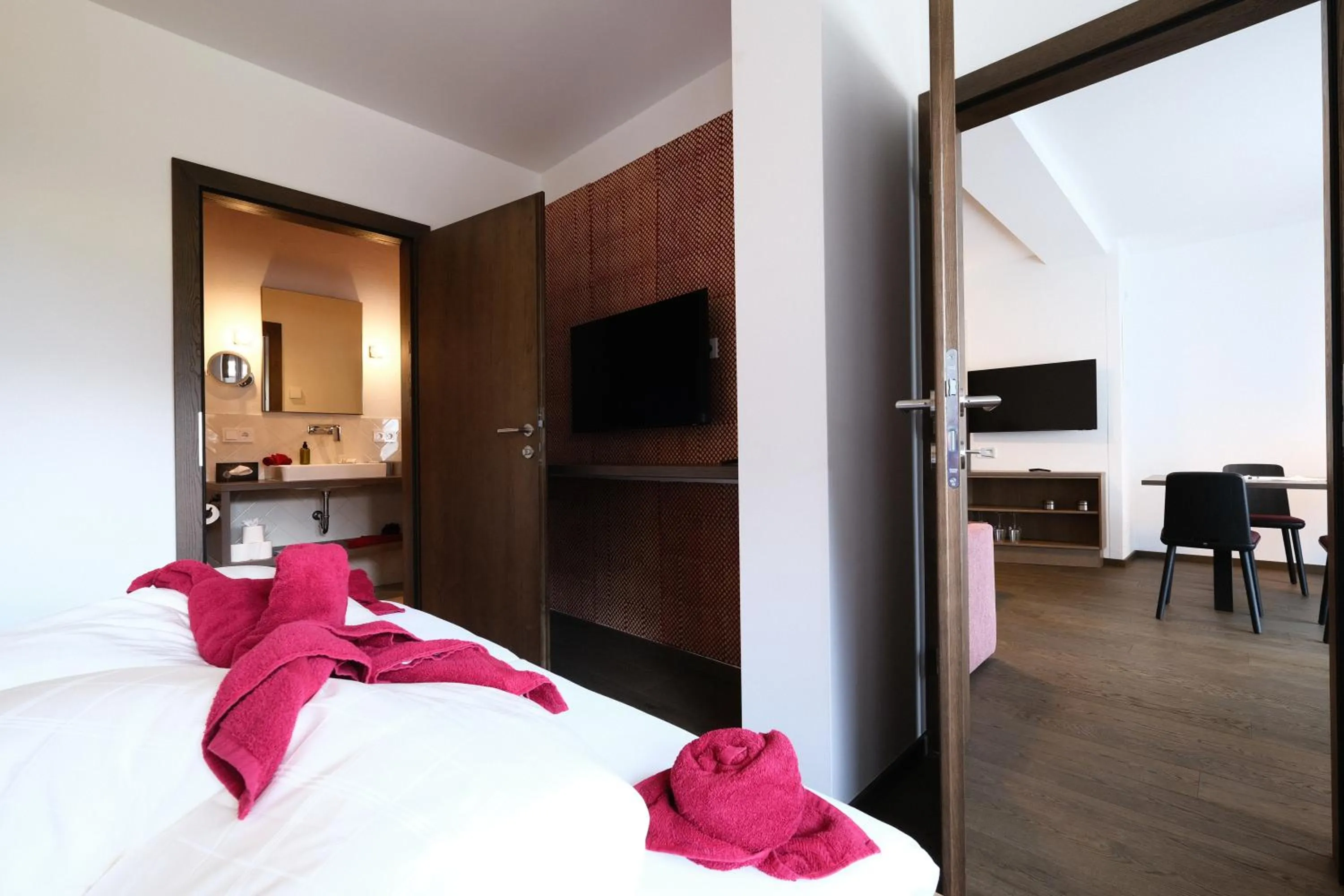 Bed in SeeHotel & SeeApartments Kärntnerhof- direkt am See!