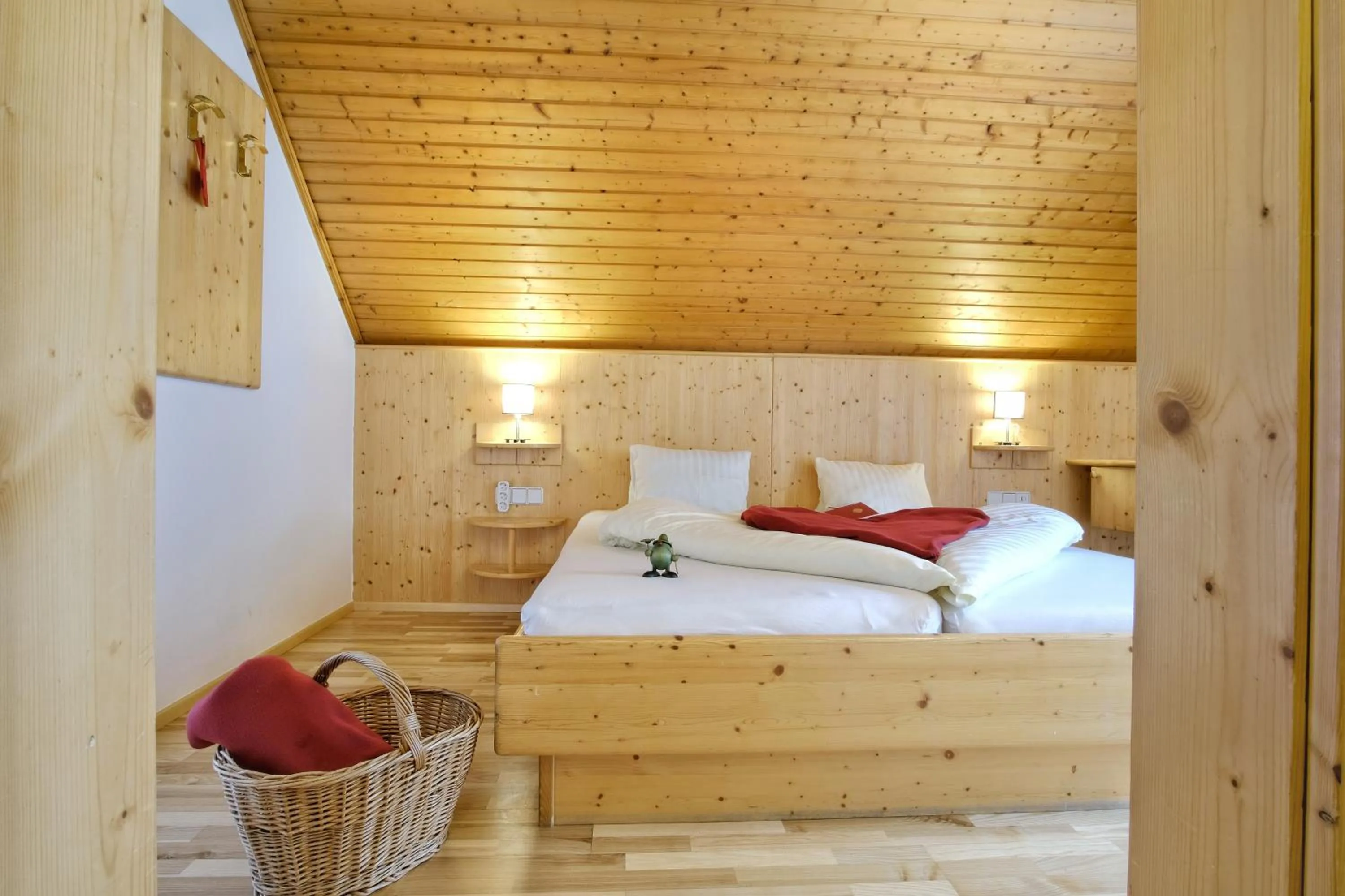 Bedroom, Bed in SeeHotel & SeeApartments Kärntnerhof- direkt am See!