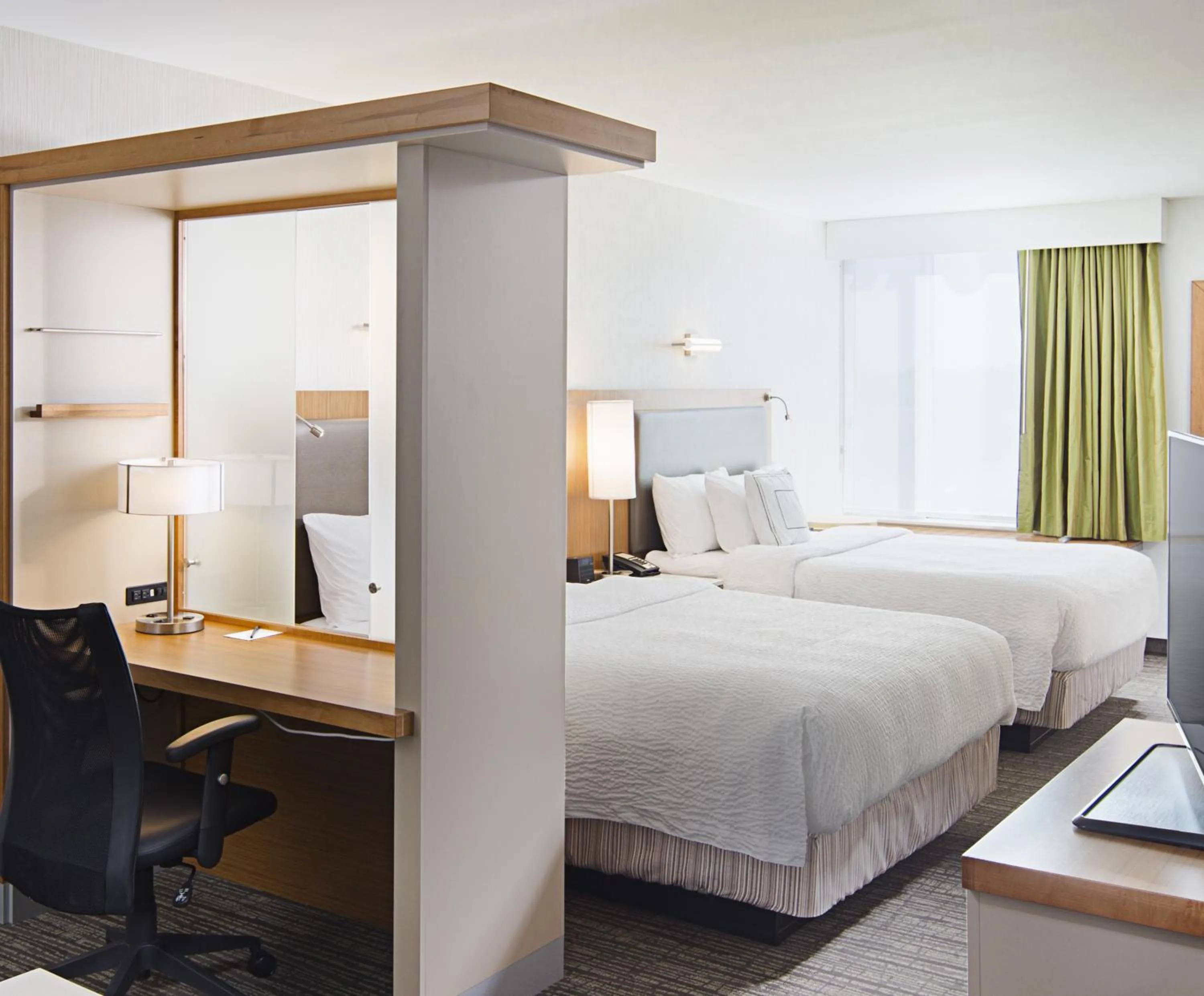 Bedroom, Bed in SpringHill Suites by Marriott Carle Place Garden City