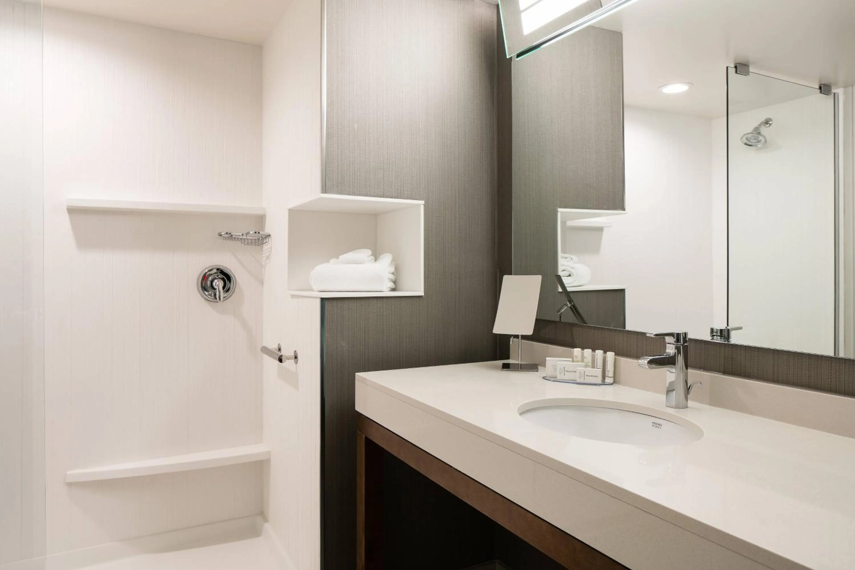 Photo of the whole room in Courtyard by Marriott Omaha Bellevue at Beardmore Event Center