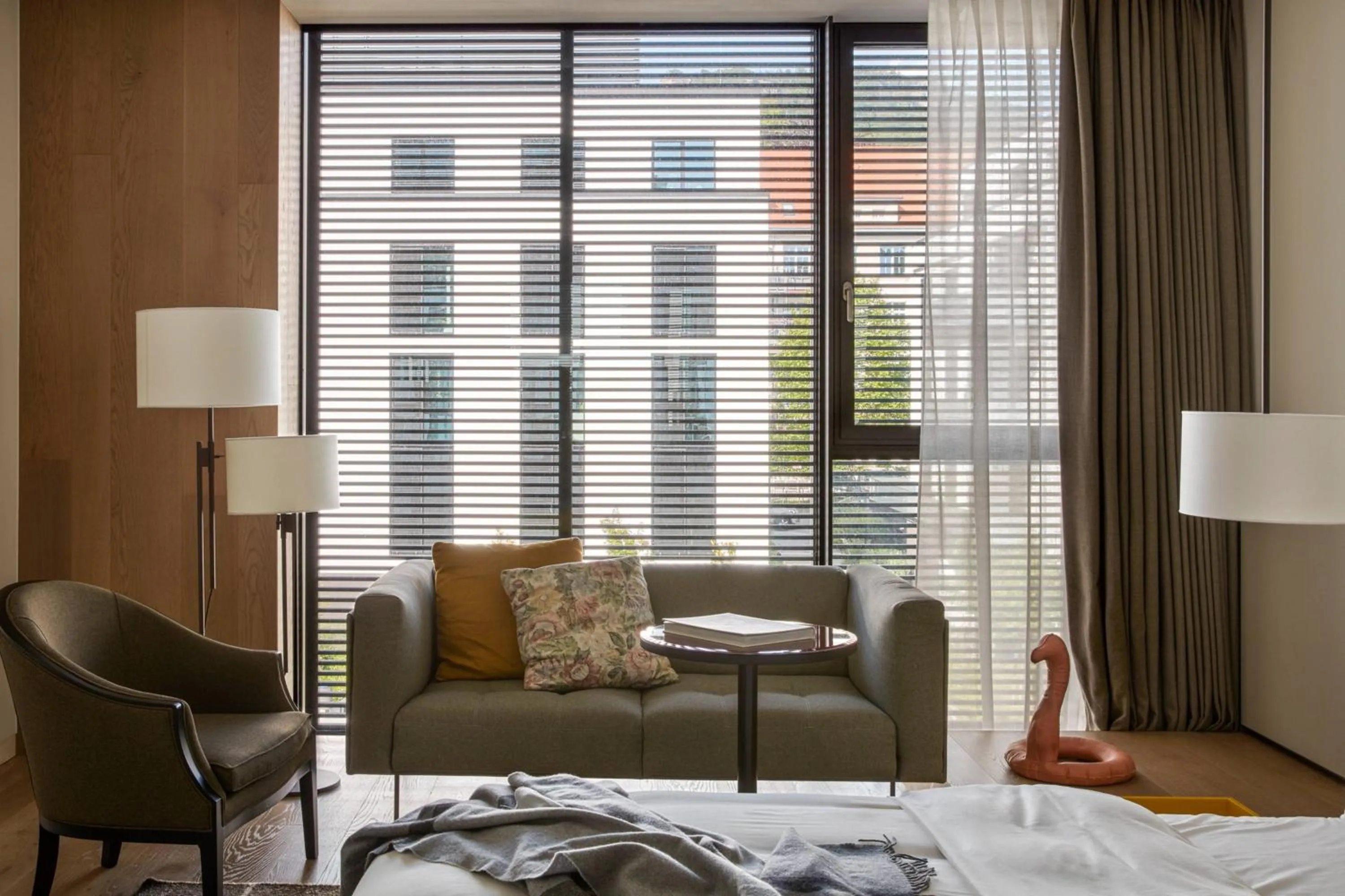 Photo of the whole room in Roomers Baden-Baden, Autograph Collection