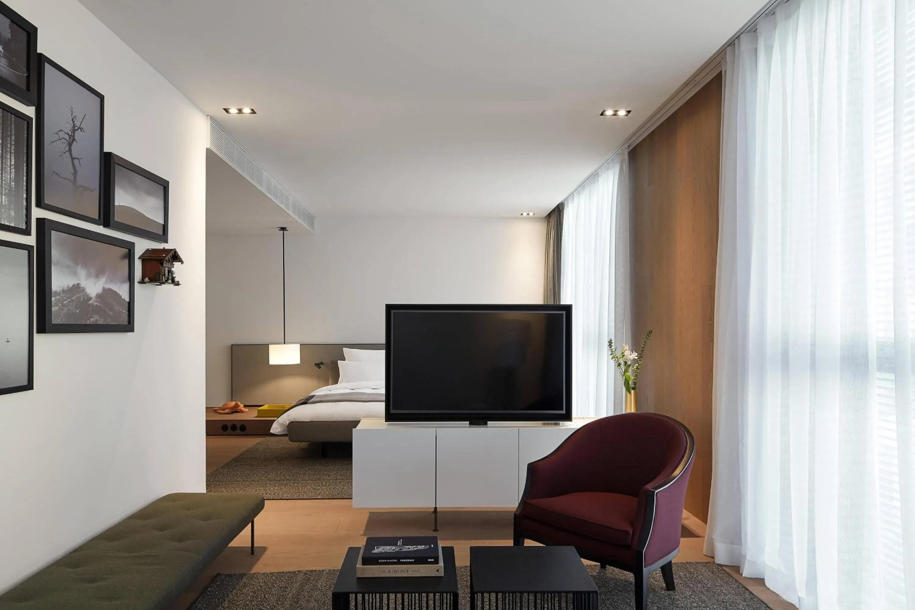 Living room, Bed in Roomers Baden-Baden, Autograph Collection