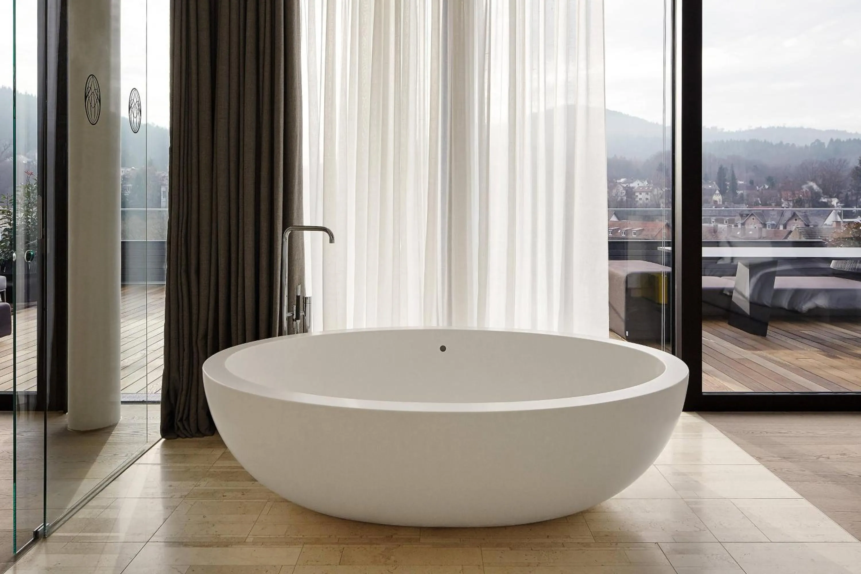 Bedroom in Roomers Baden-Baden, Autograph Collection