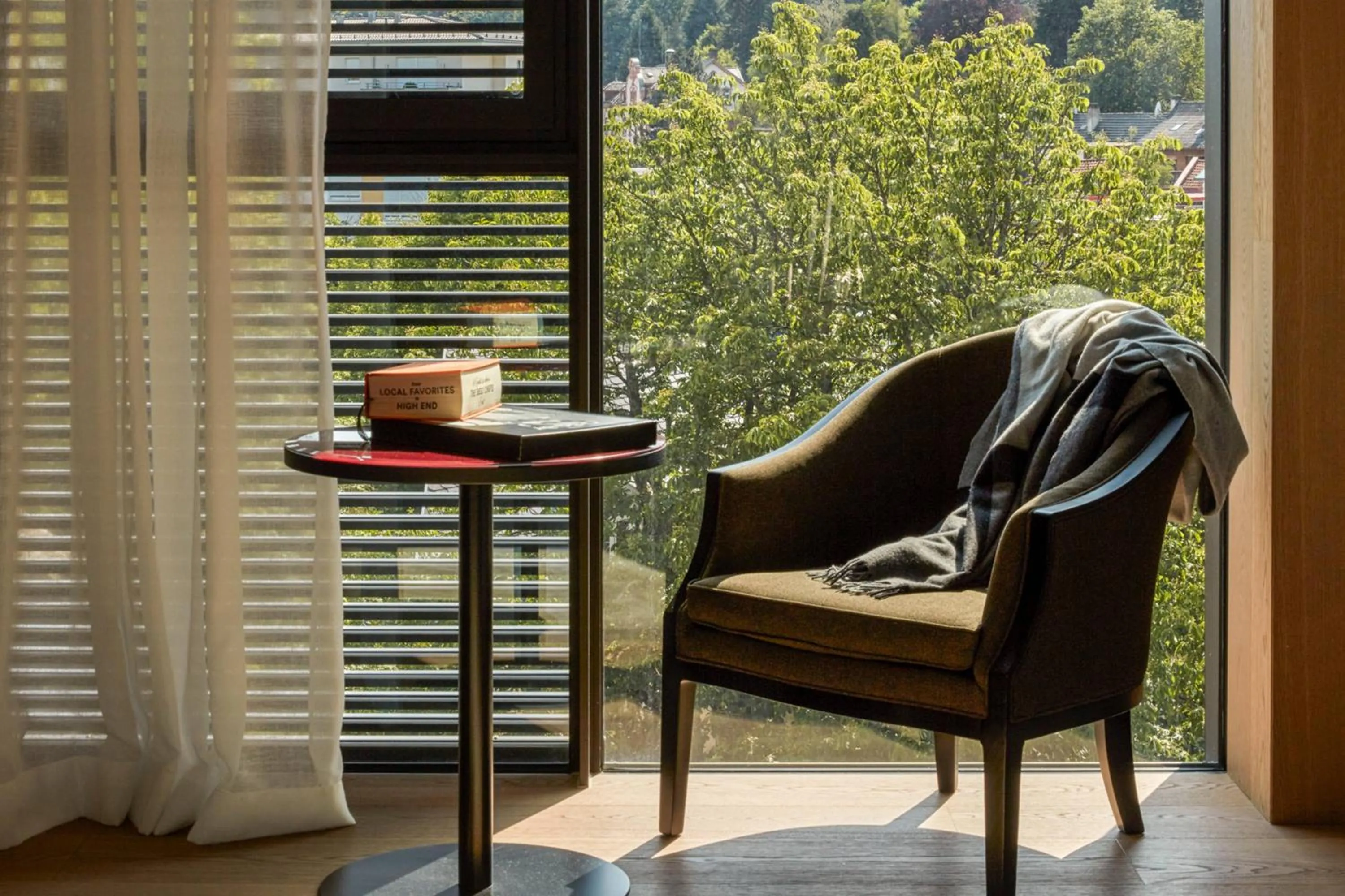 Photo of the whole room in Roomers Baden-Baden, Autograph Collection