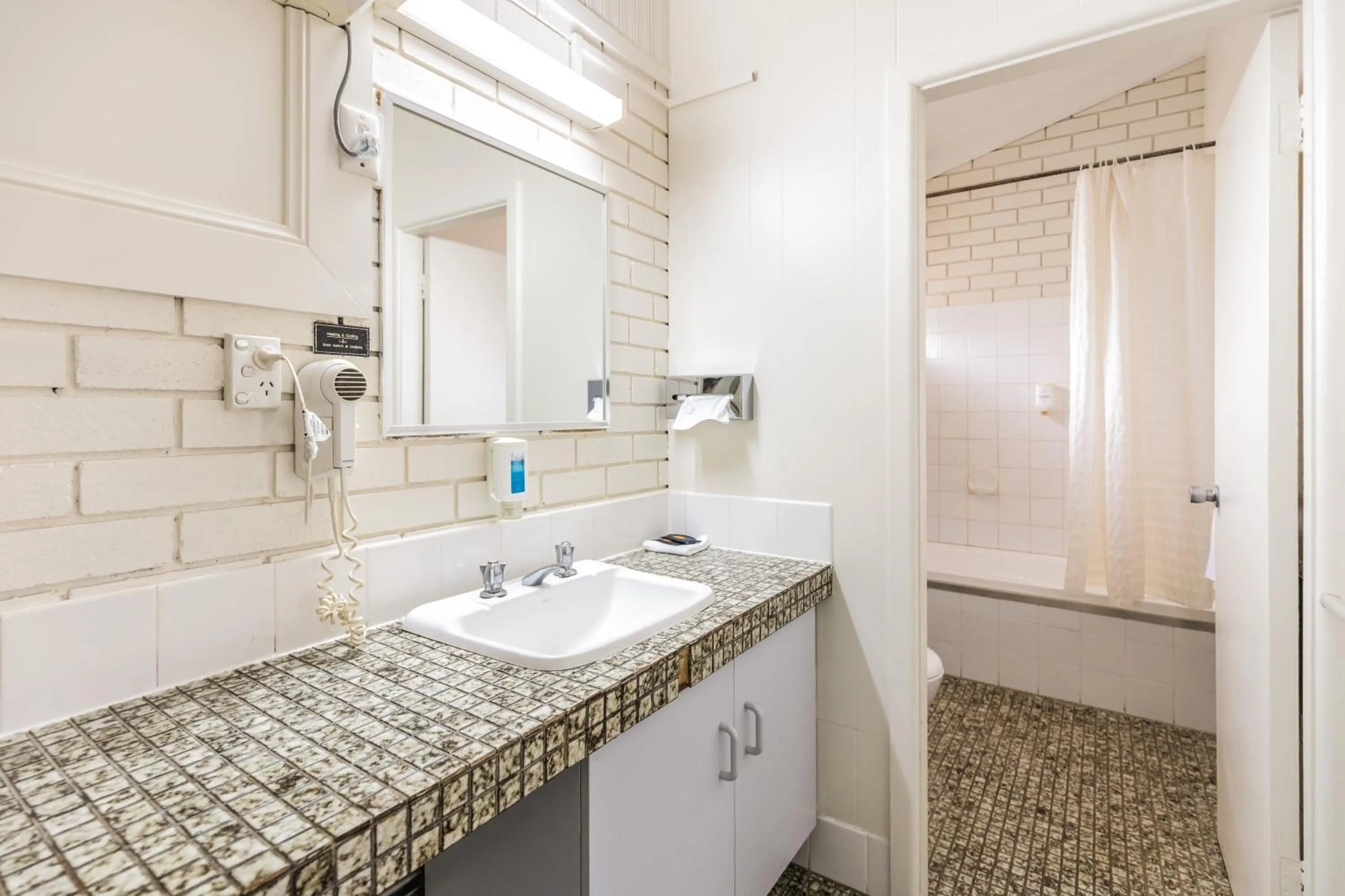 Wanderlight Motor Inn