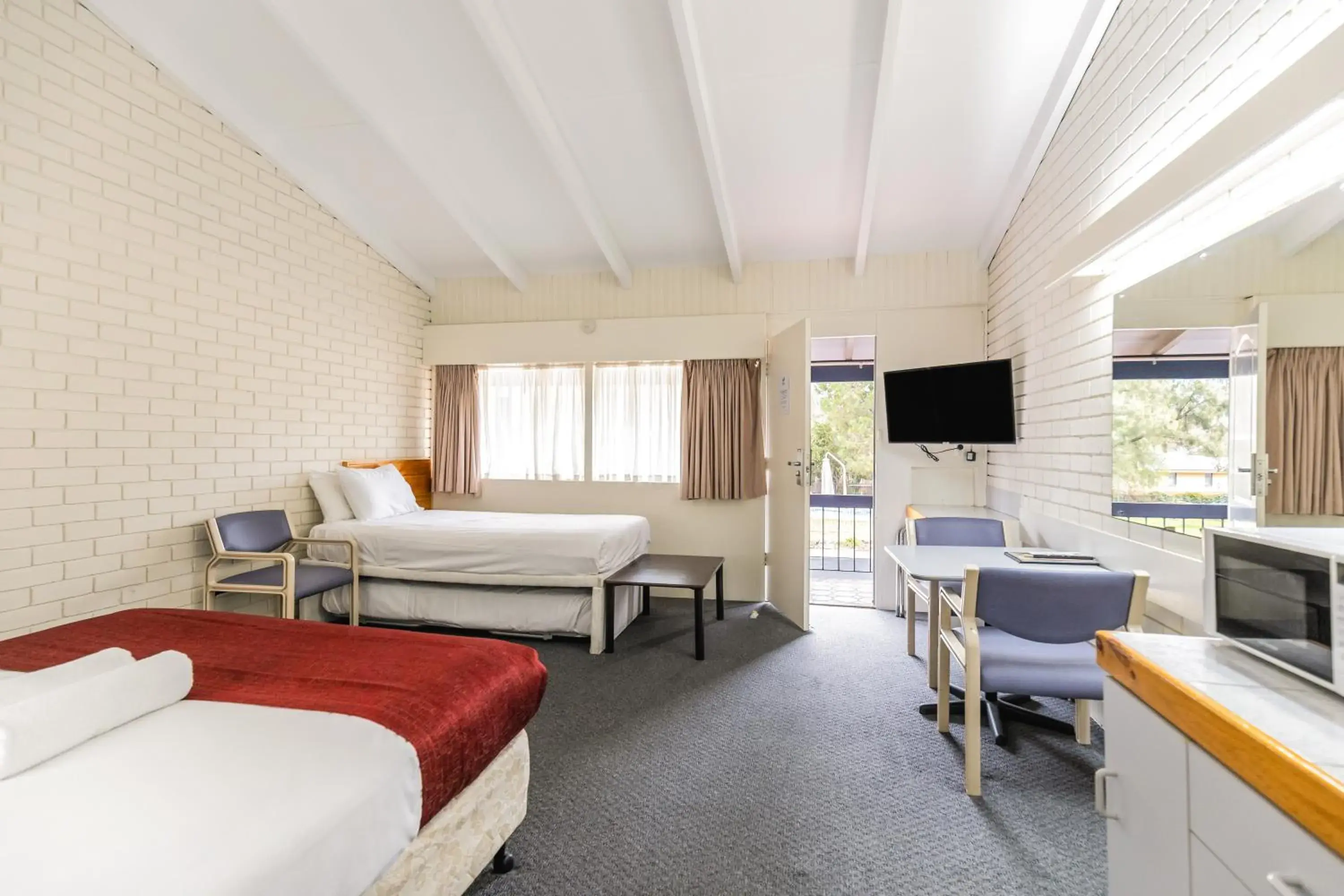 Standard Family Room in Wanderlight Motor Inn Standard Family Room in Wanderlight Motor Inn