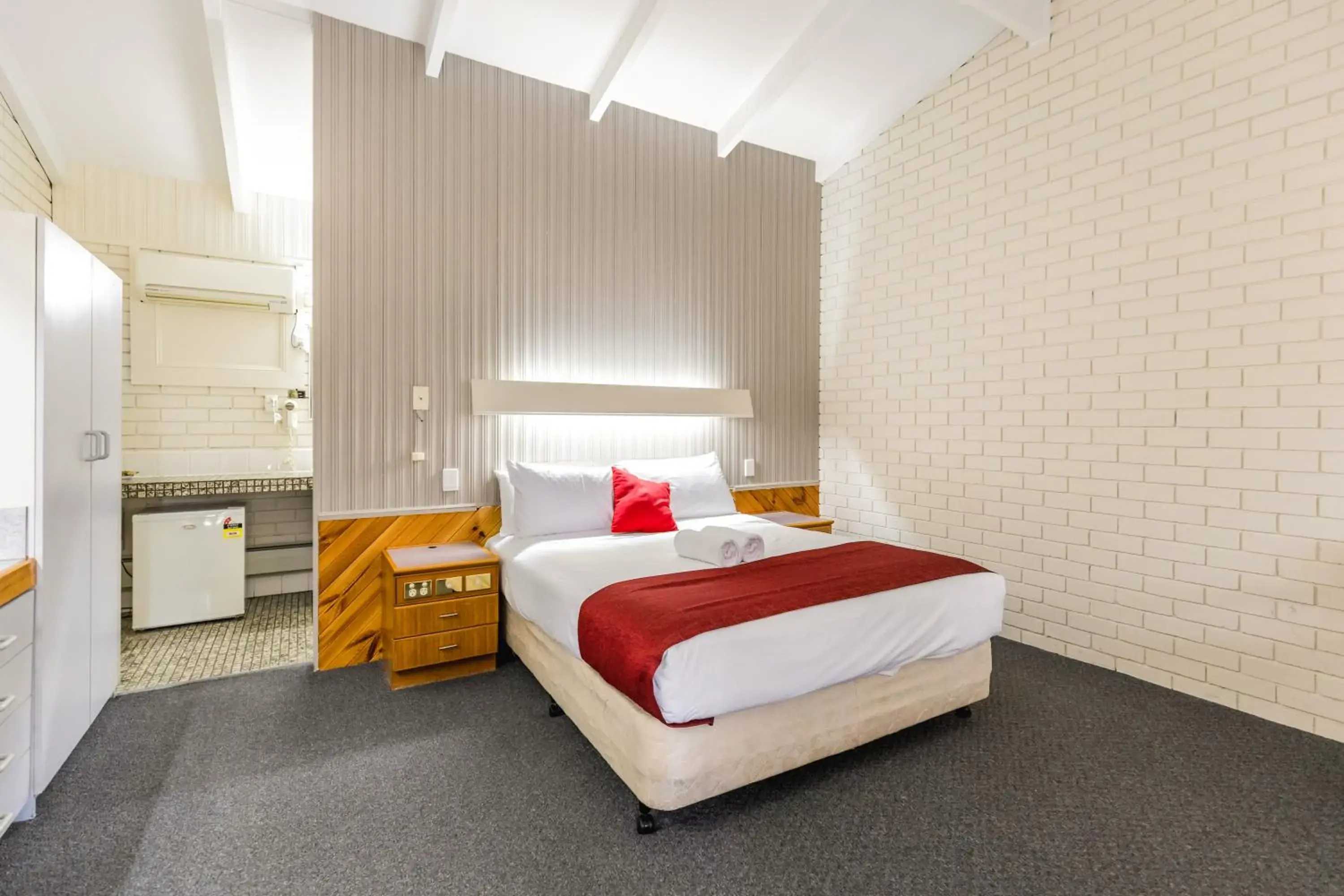 Family Room - Disability Access in Wanderlight Motor Inn Family Room - Disability Access in Wanderlight Motor Inn