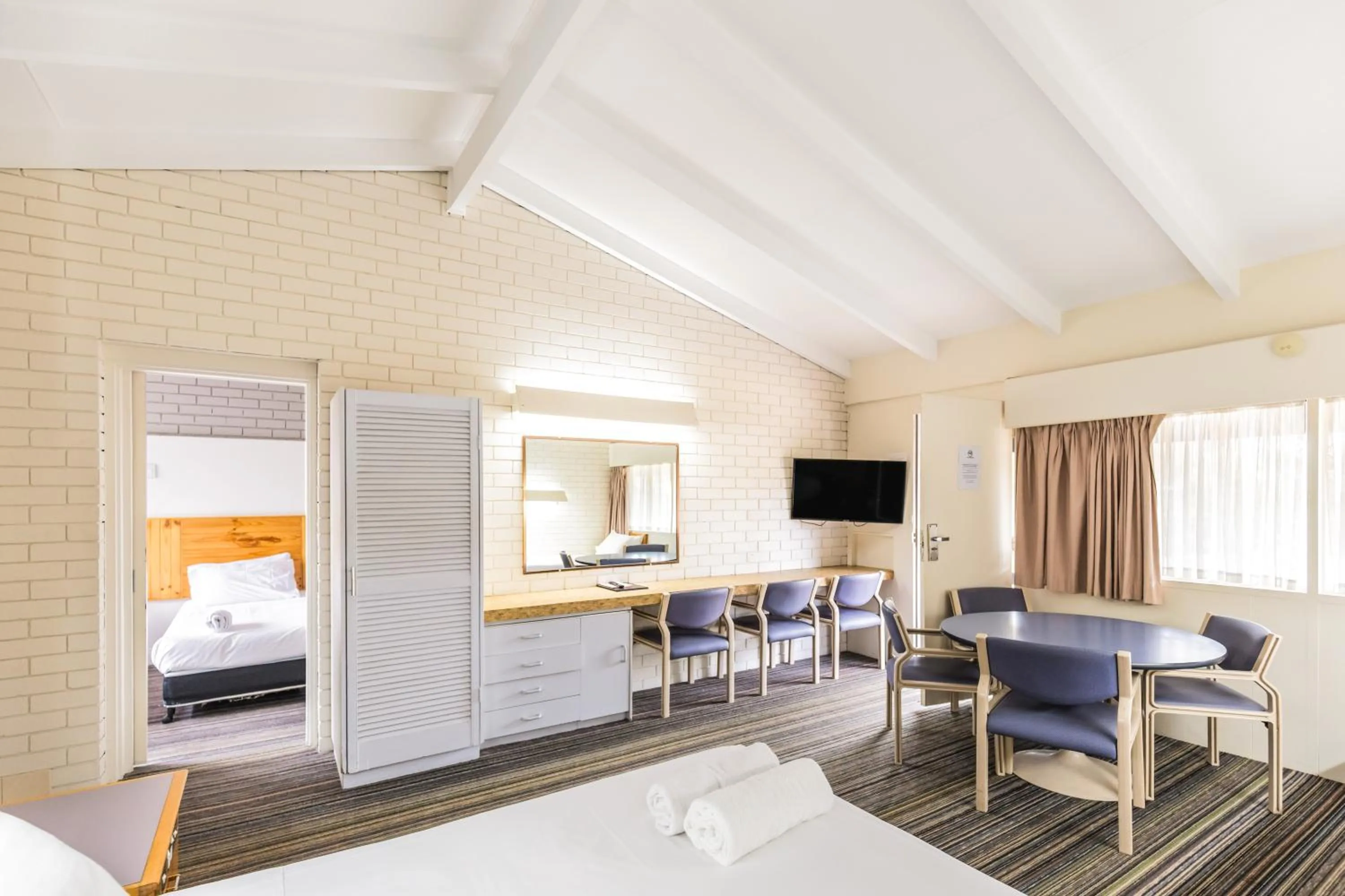 Bed in Wanderlight Motor Inn