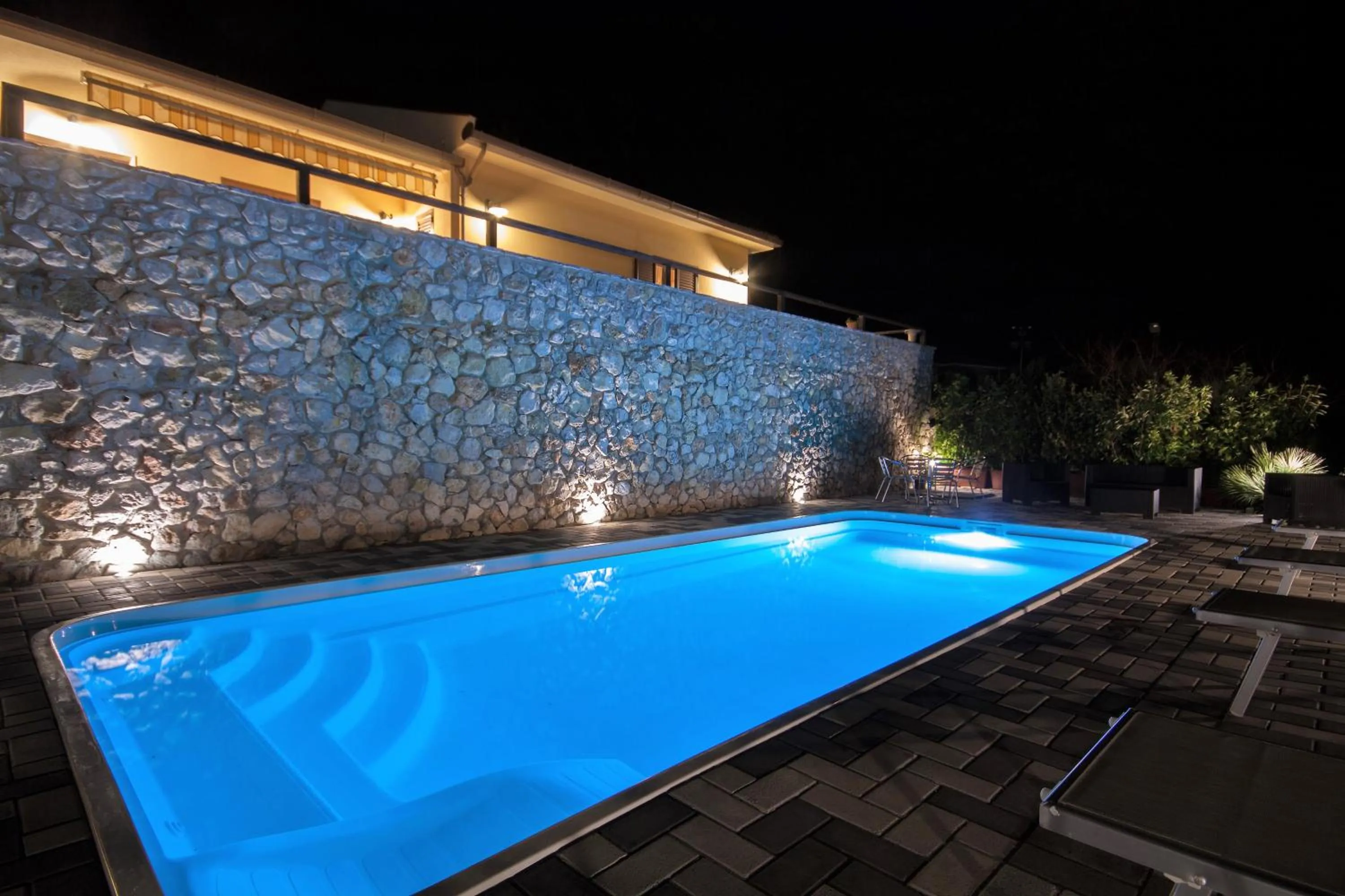 Swimming pool in Estuario rooms