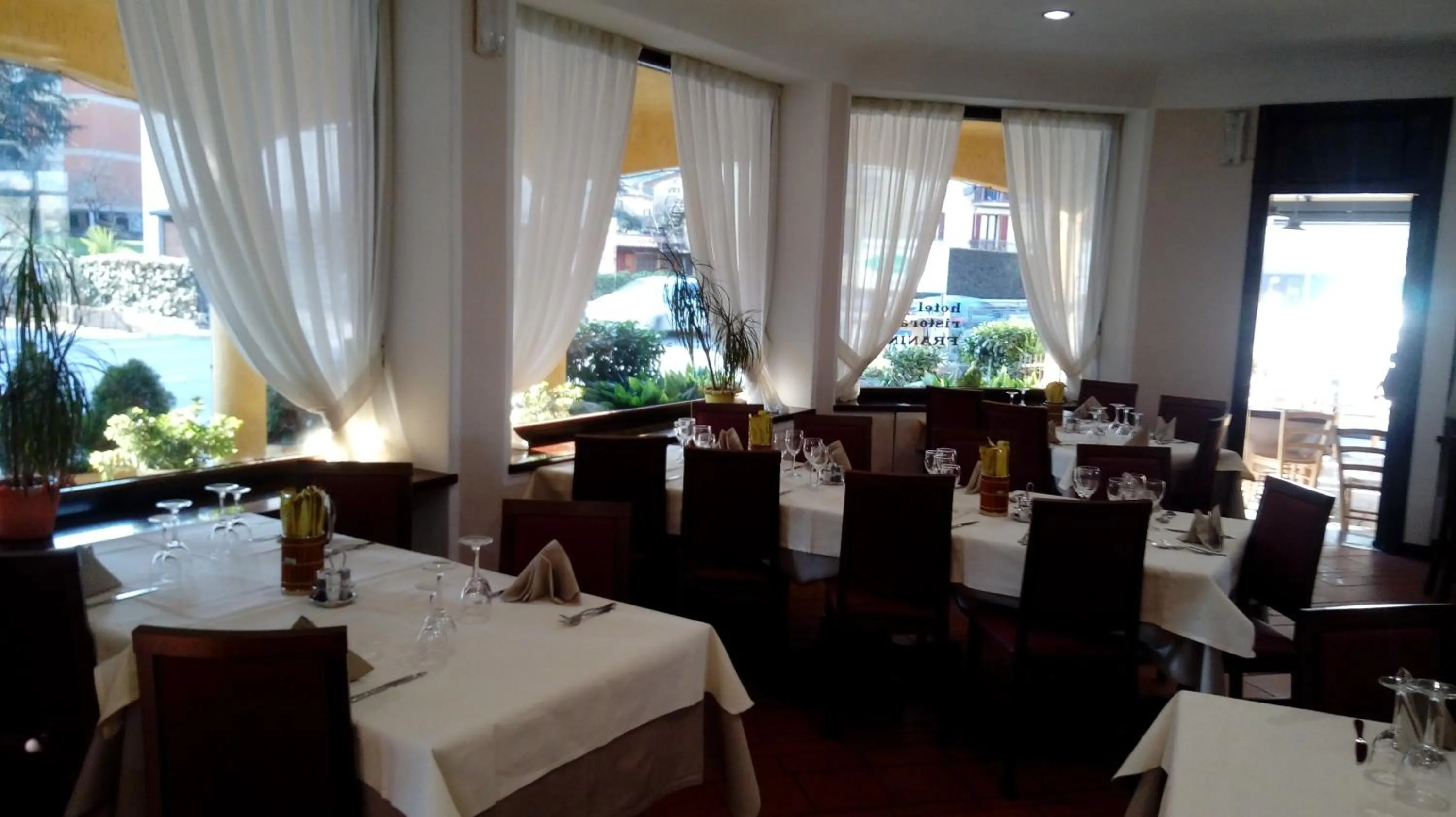 Restaurant/places to eat in Hotel Franini