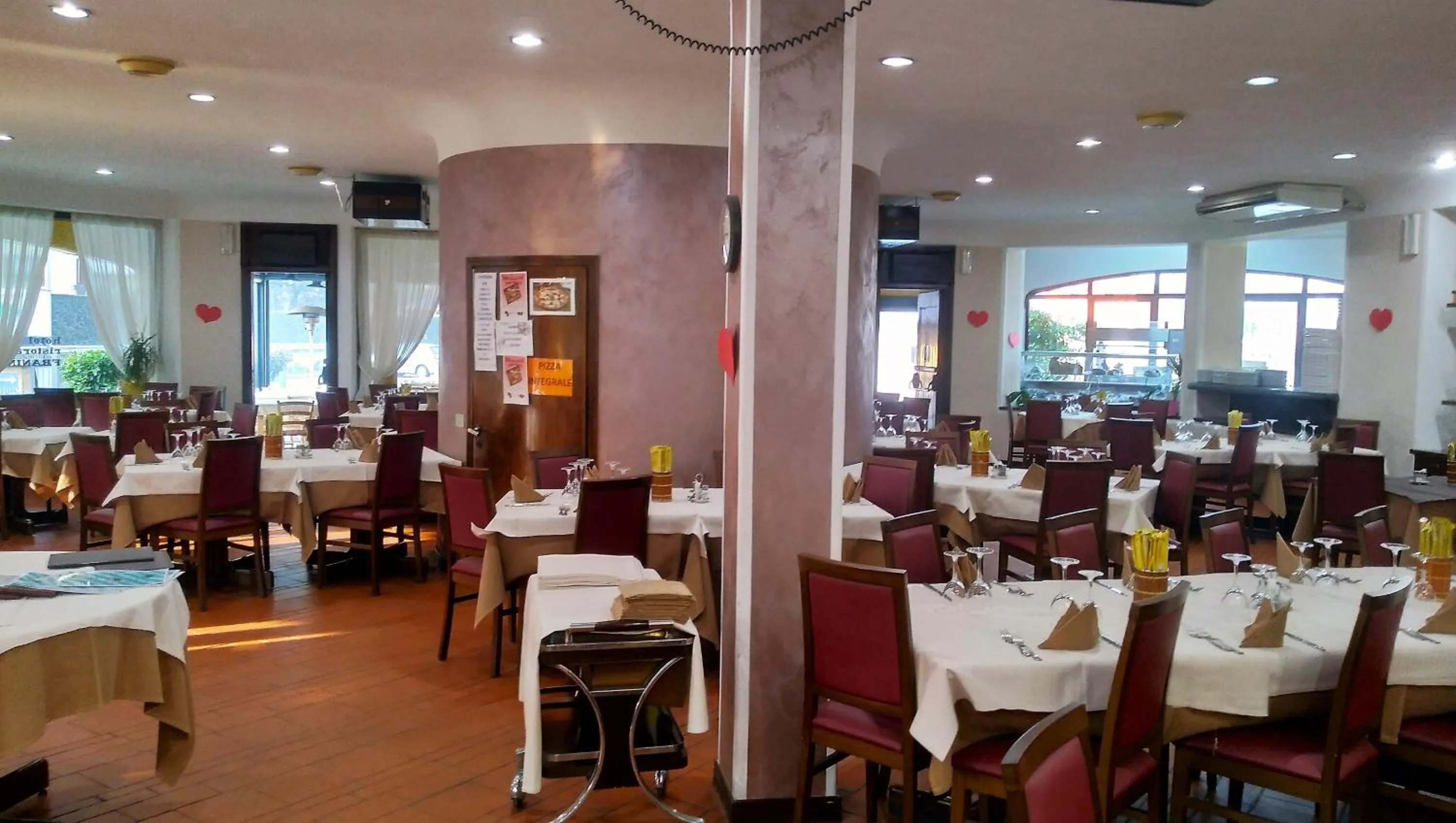 Restaurant/places to eat in Hotel Franini