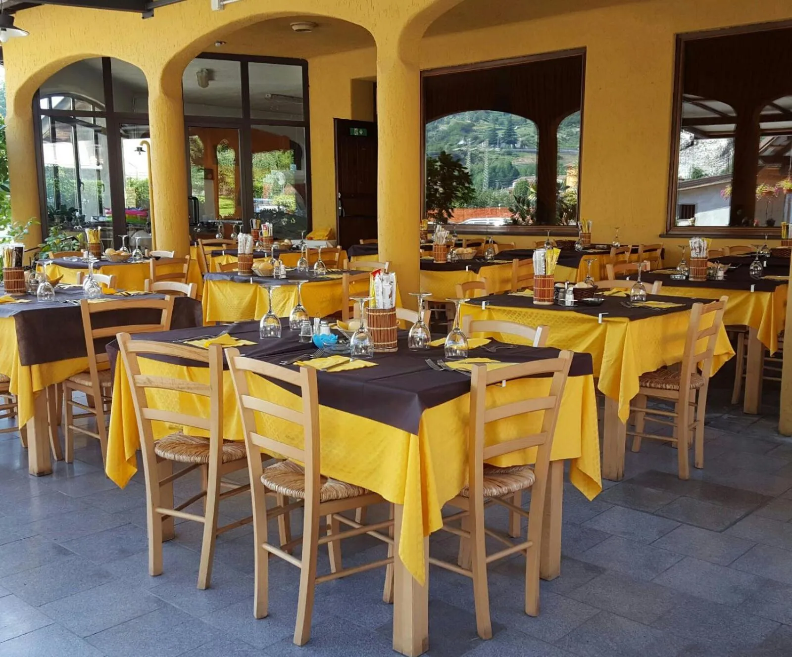 Restaurant/places to eat in Hotel Franini