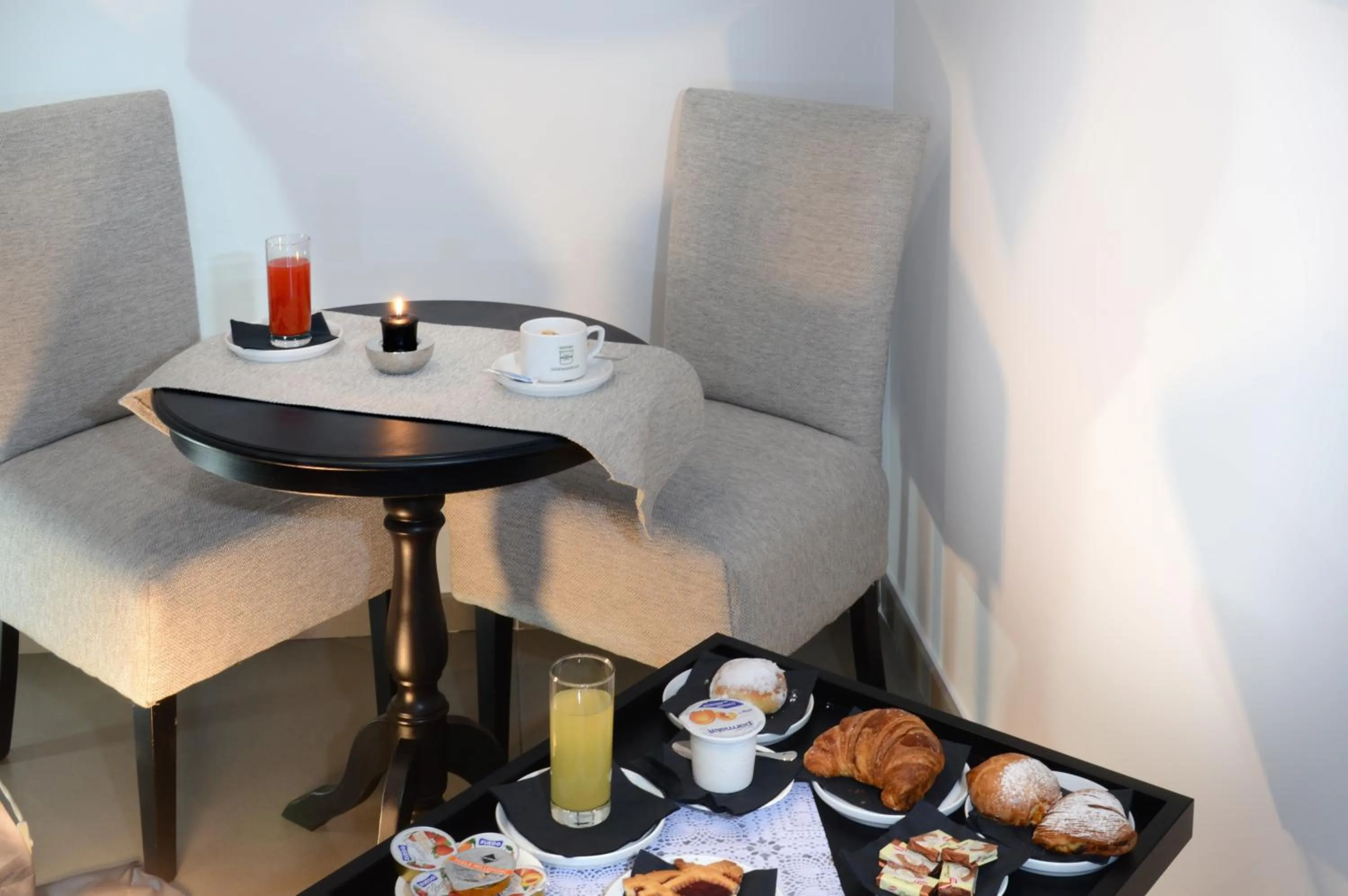 Food close-up in Barbarella Suite