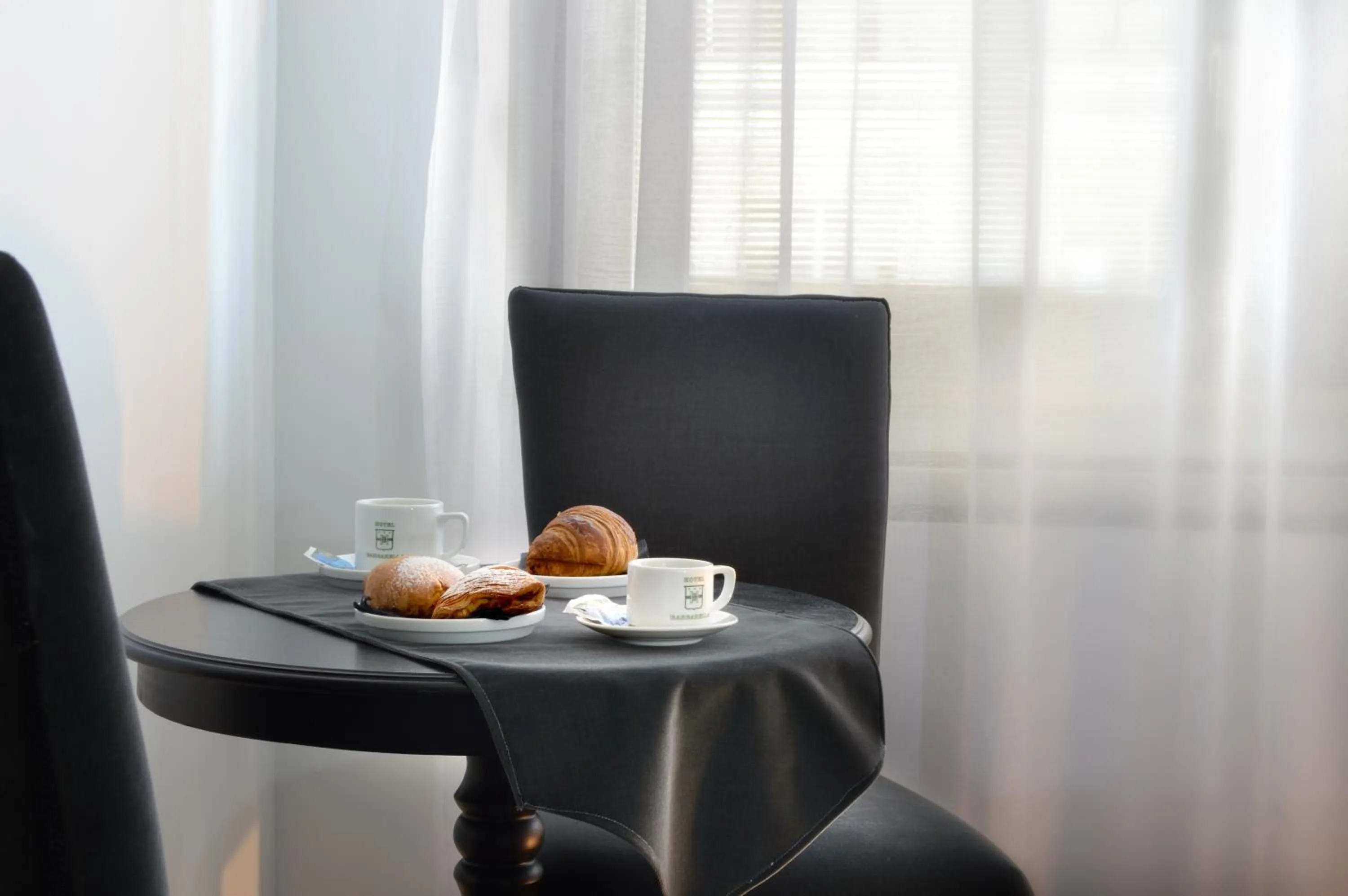 Food and drinks in Barbarella Suite