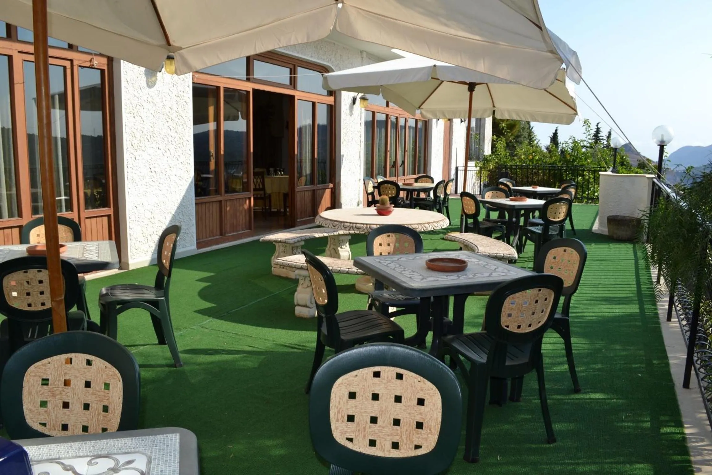 Restaurant/places to eat in Hotel Miravalle