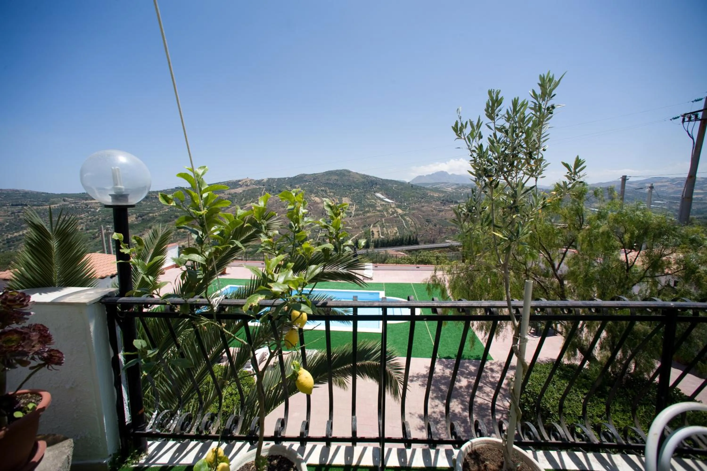 Restaurant/places to eat, Pool View in Hotel Miravalle