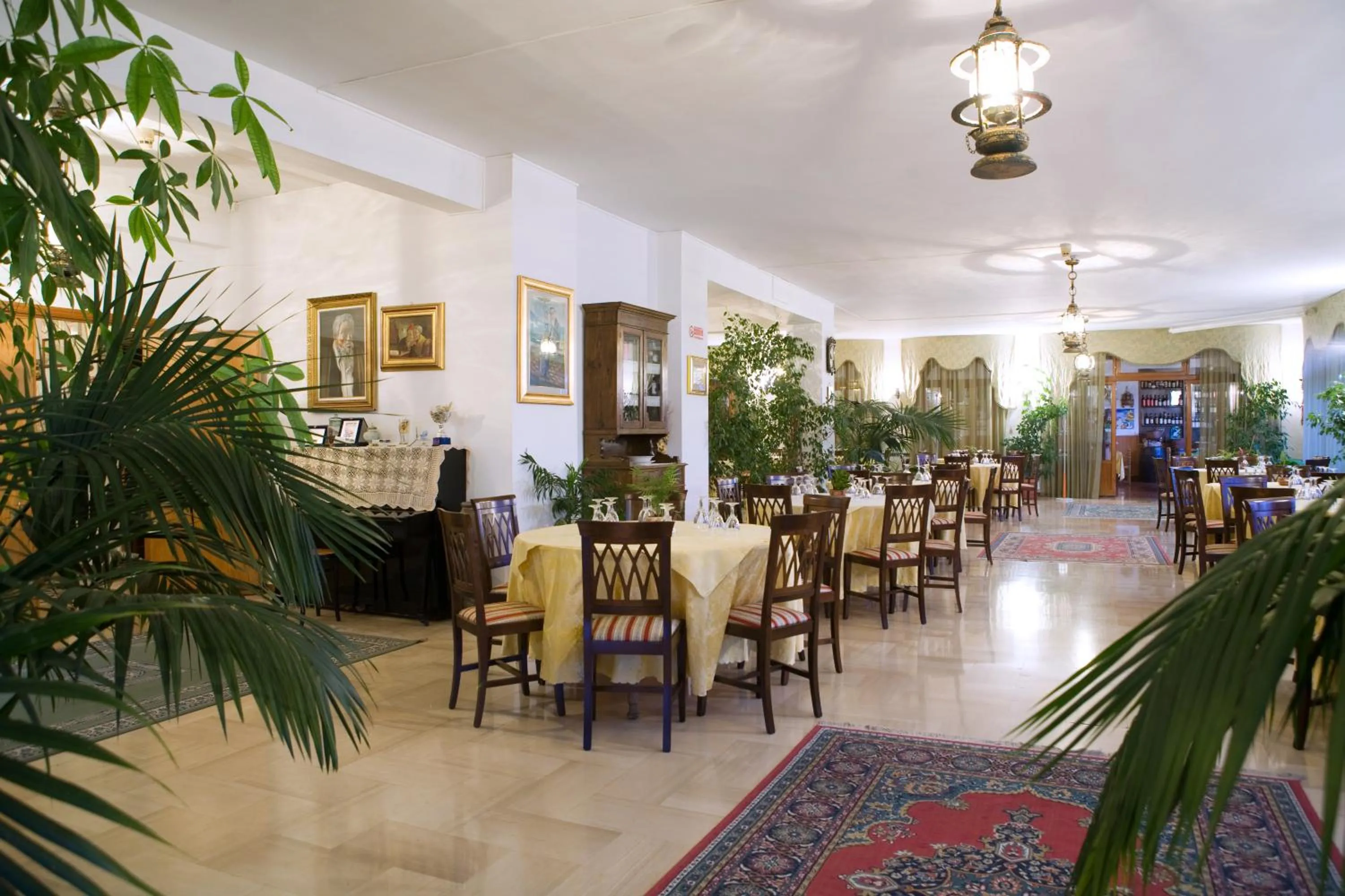 Restaurant/Places to Eat in Hotel Miravalle