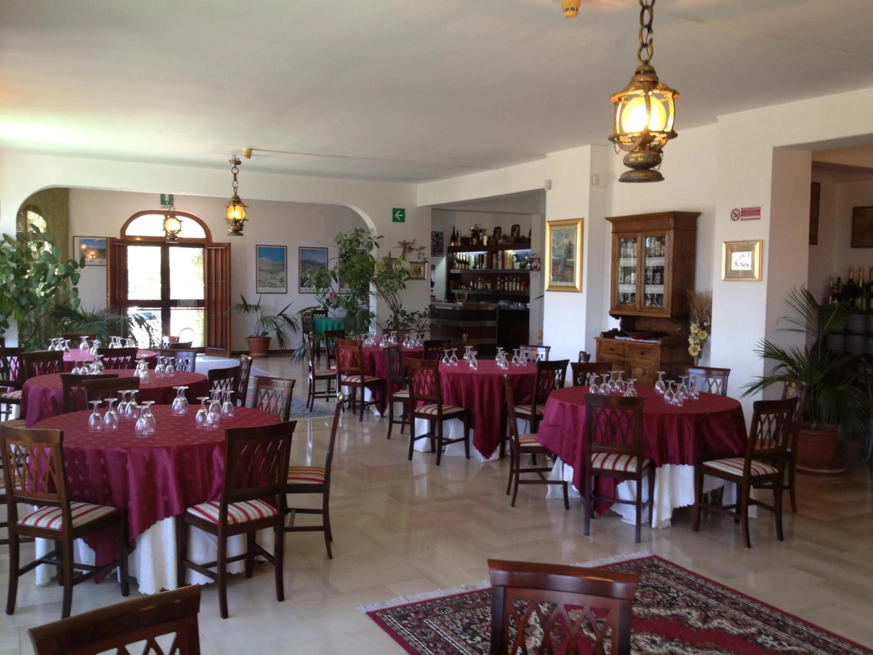 Lounge or bar, Restaurant/Places to Eat in Hotel Miravalle