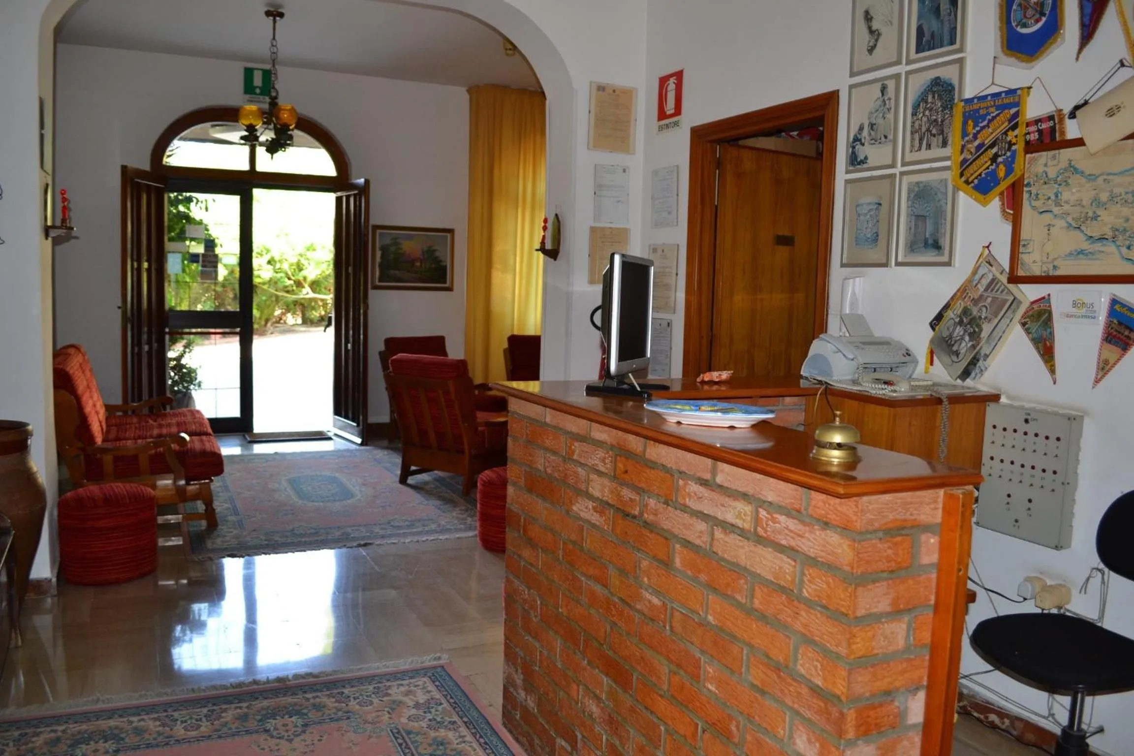 Living room, Lobby/Reception in Hotel Miravalle