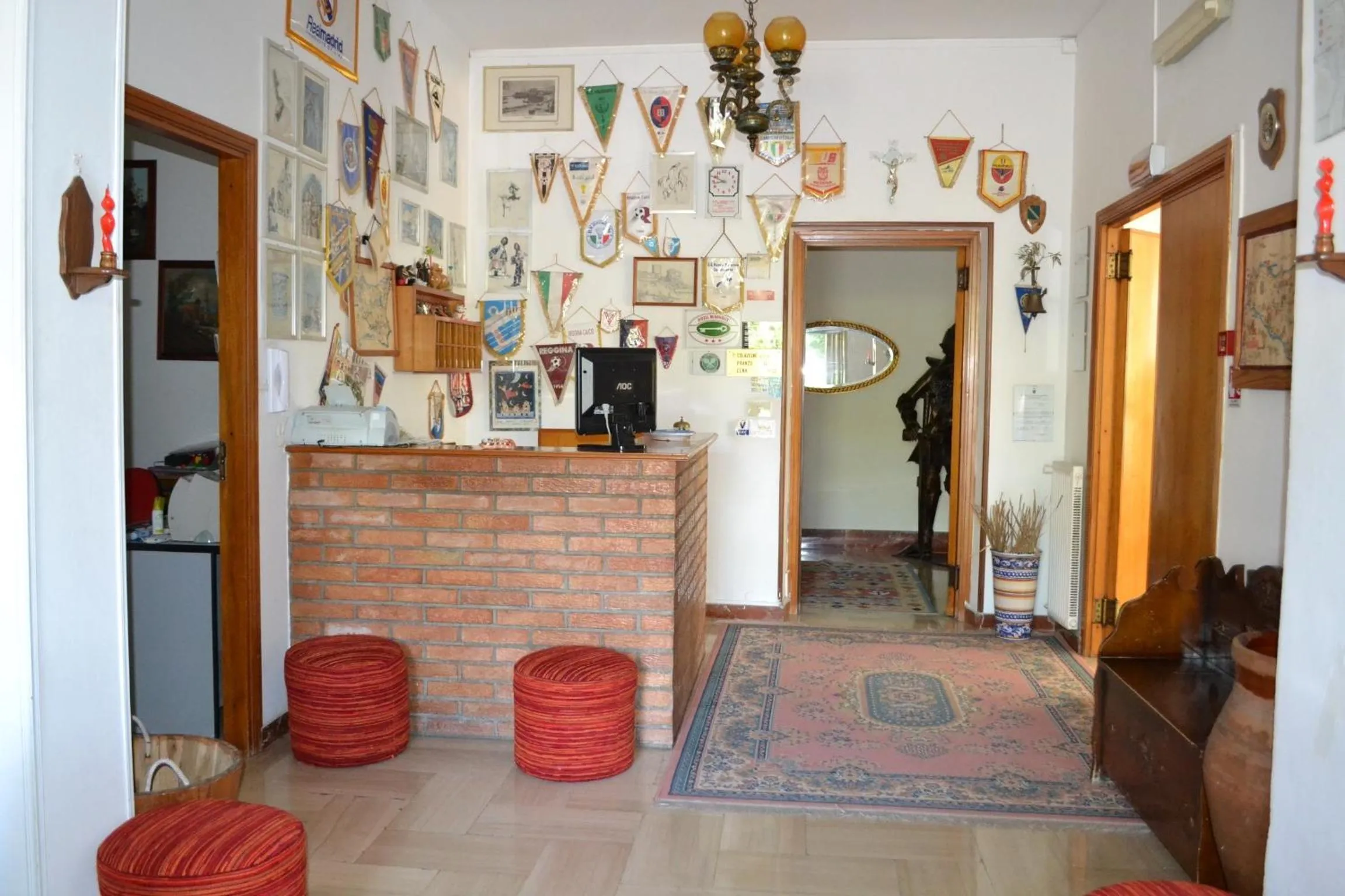 Communal lounge/ TV room, Lobby/Reception in Hotel Miravalle