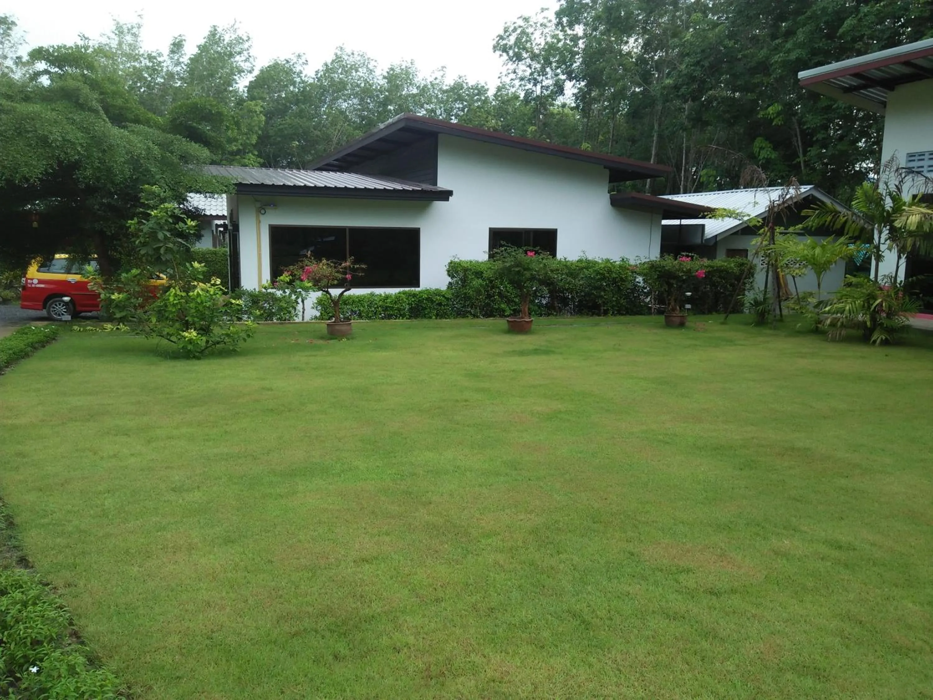 Garden in Phuket Sirinapha Resort