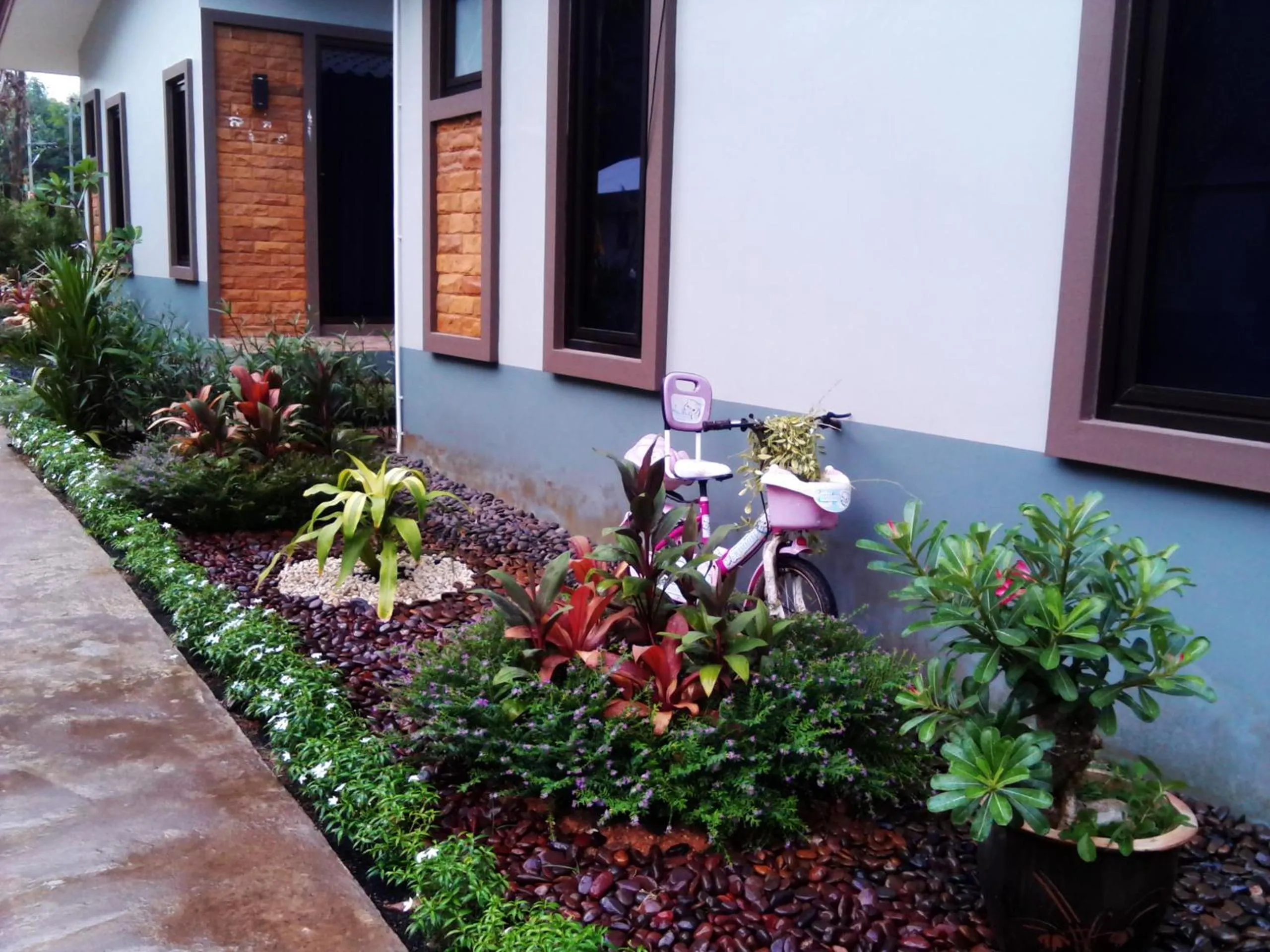 Garden in Phuket Sirinapha Resort