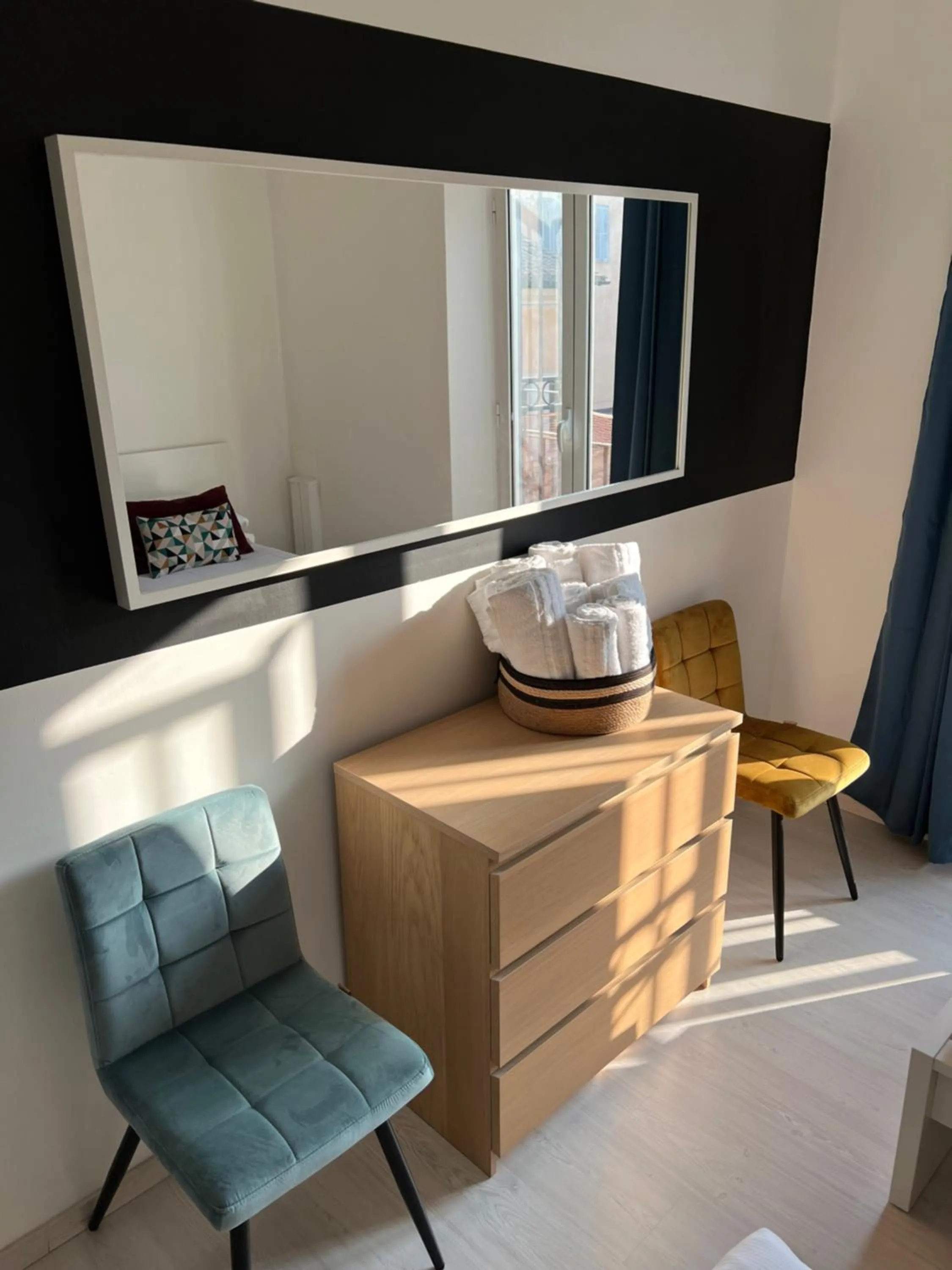 hair dresser in Charming Navona