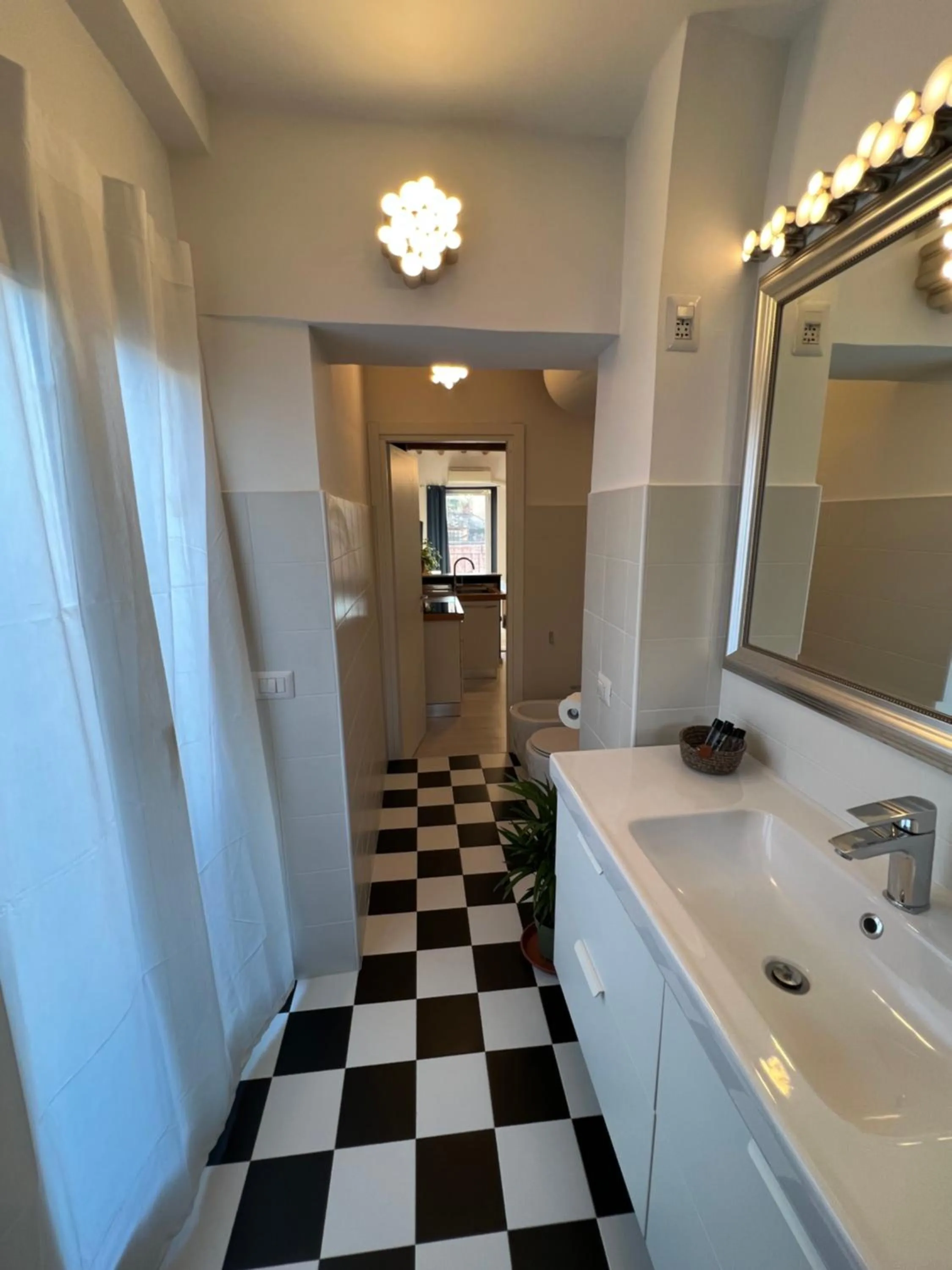 Bathroom in Charming Navona