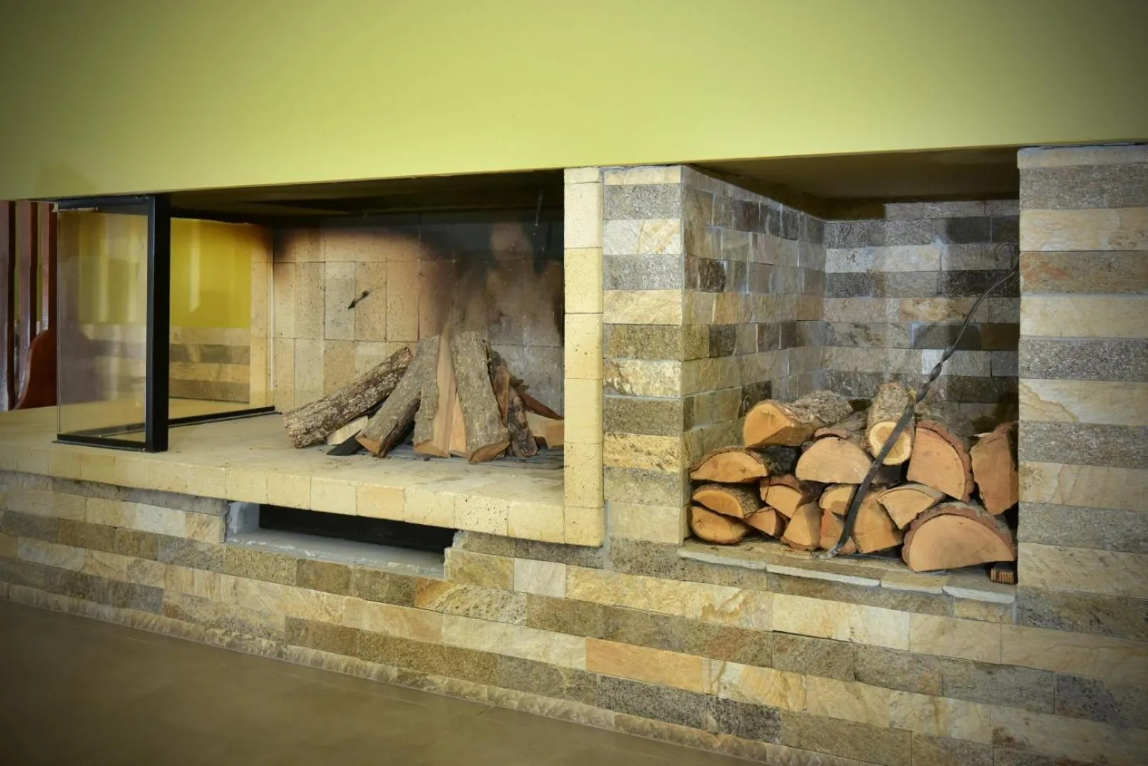 Snezhanka Hotel Pamporovo - Half Board & Swimming pool