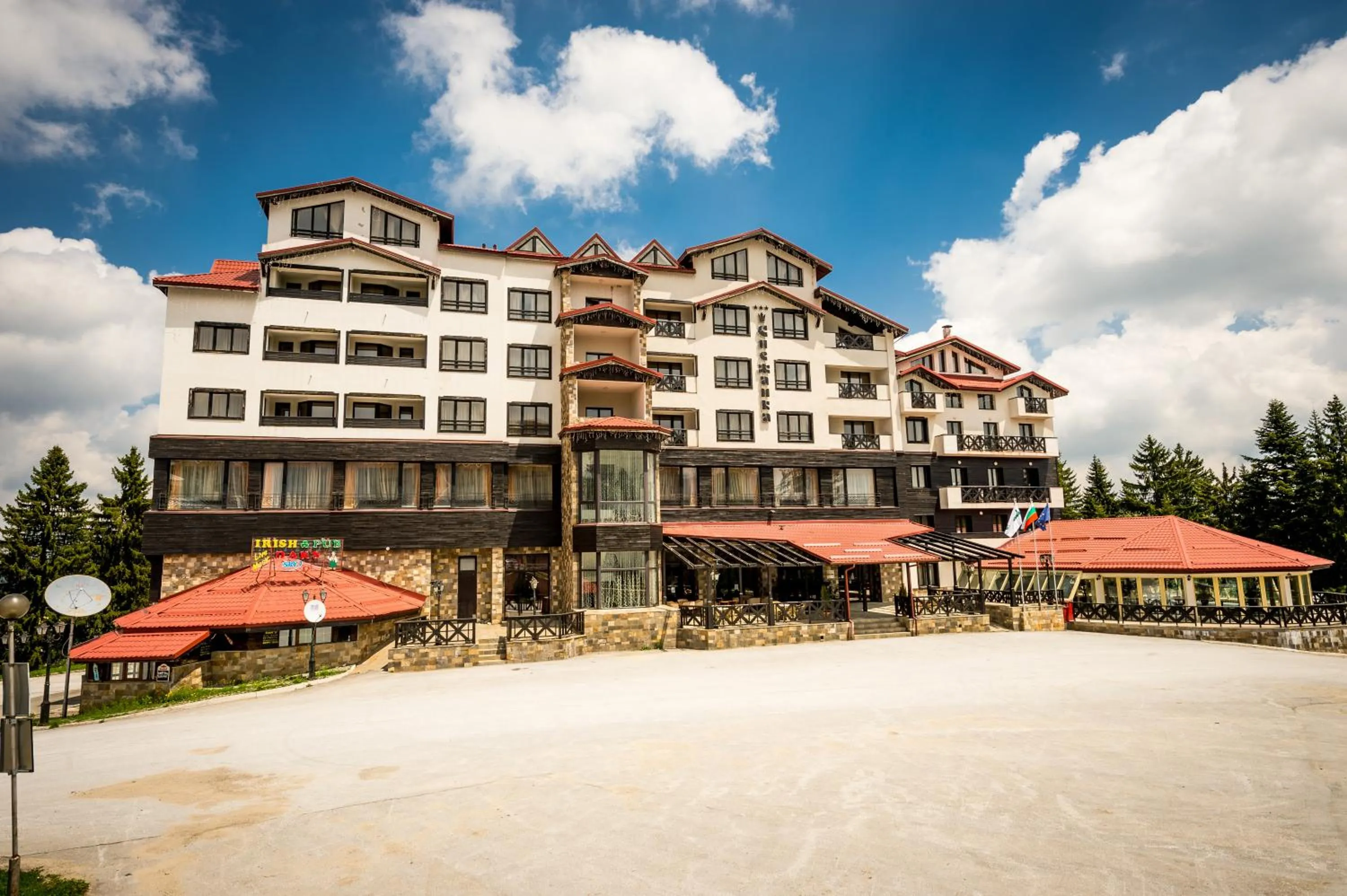 Property building in Snezhanka Hotel Pamporovo - Half Board & Swimming pool