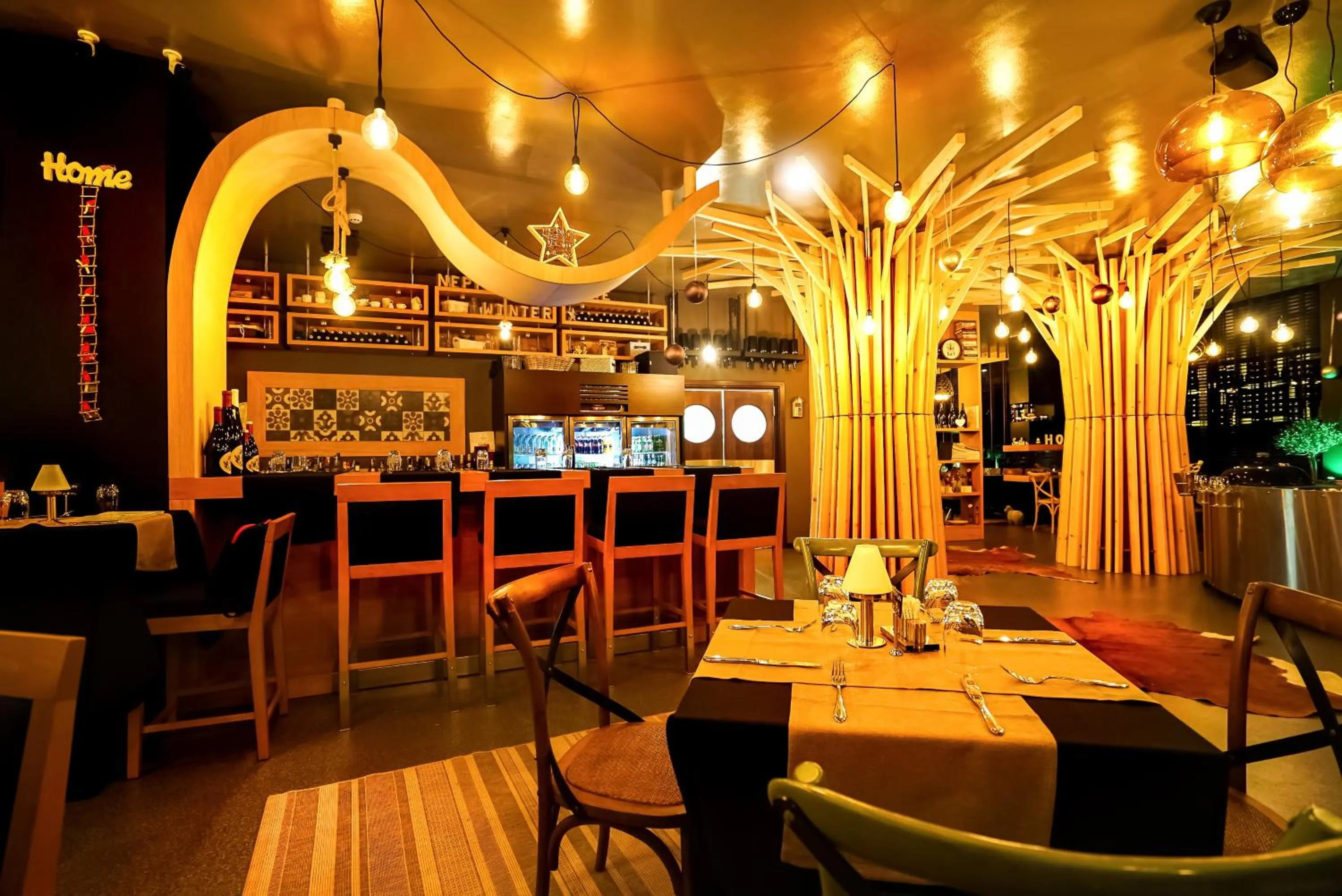 Restaurant/places to eat in Perelik Hotel